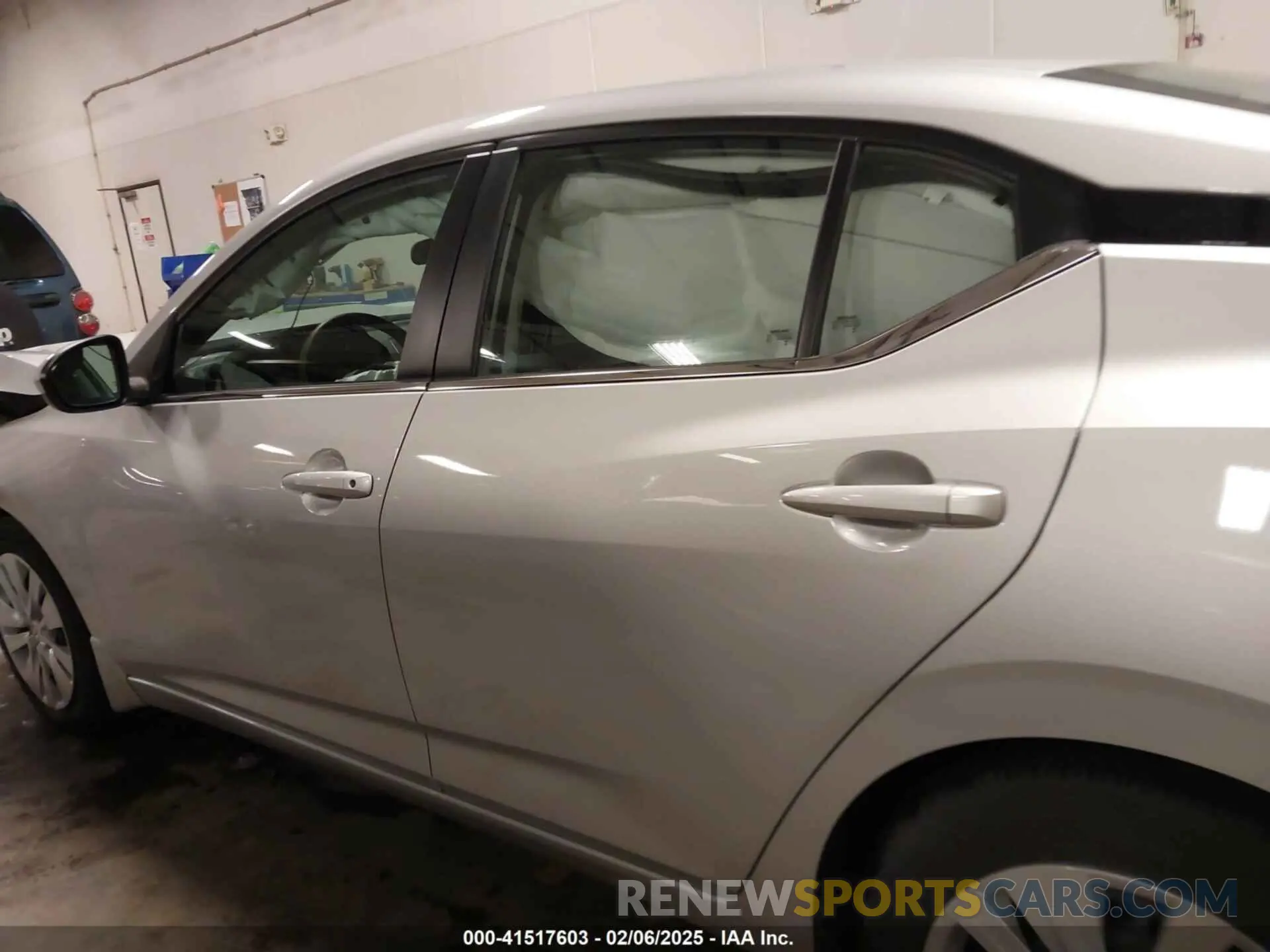 15 fotografías del automóvil dañado 3N1AB8BV9PY297813 NISSAN SENTRA 2023