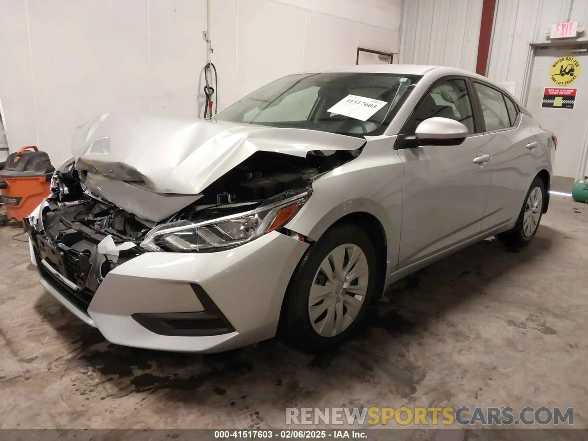 2 fotografías del automóvil dañado 3N1AB8BV9PY297813 NISSAN SENTRA 2023