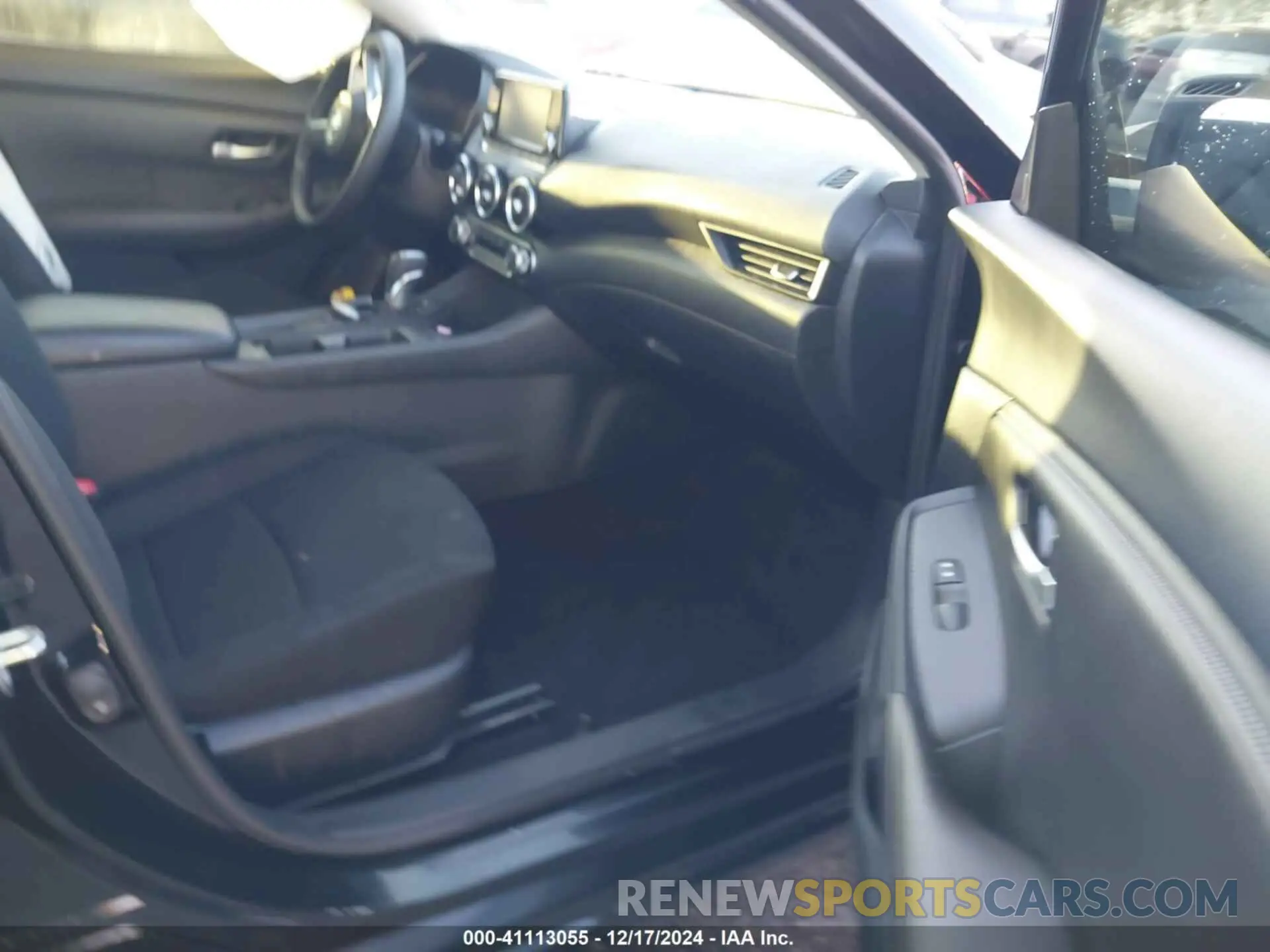 5 fotografías del automóvil dañado 3N1AB8BV9PY321494 NISSAN SENTRA 2023