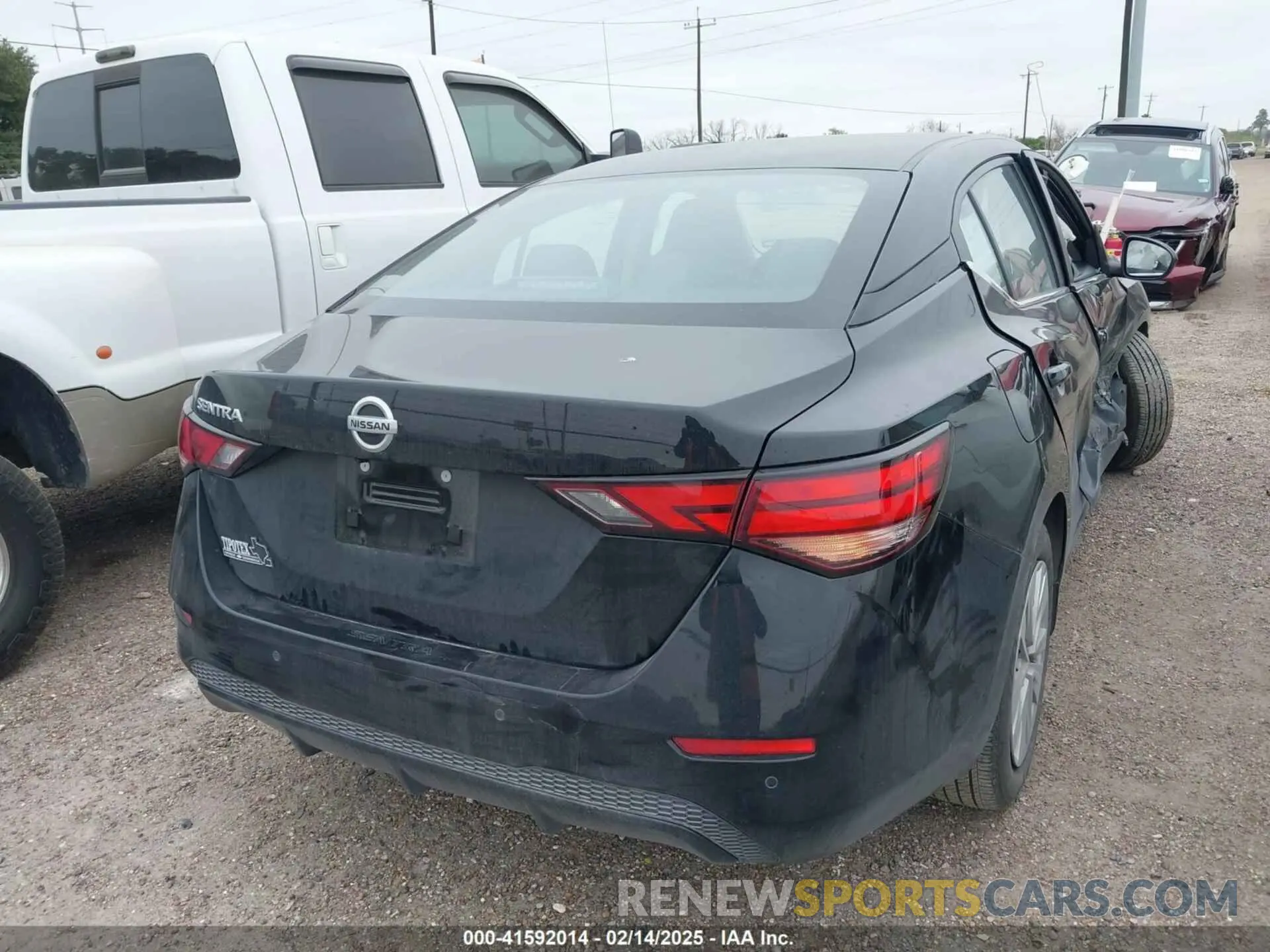 4 fotografías del automóvil dañado 3N1AB8BVXPY294466 NISSAN SENTRA 2023