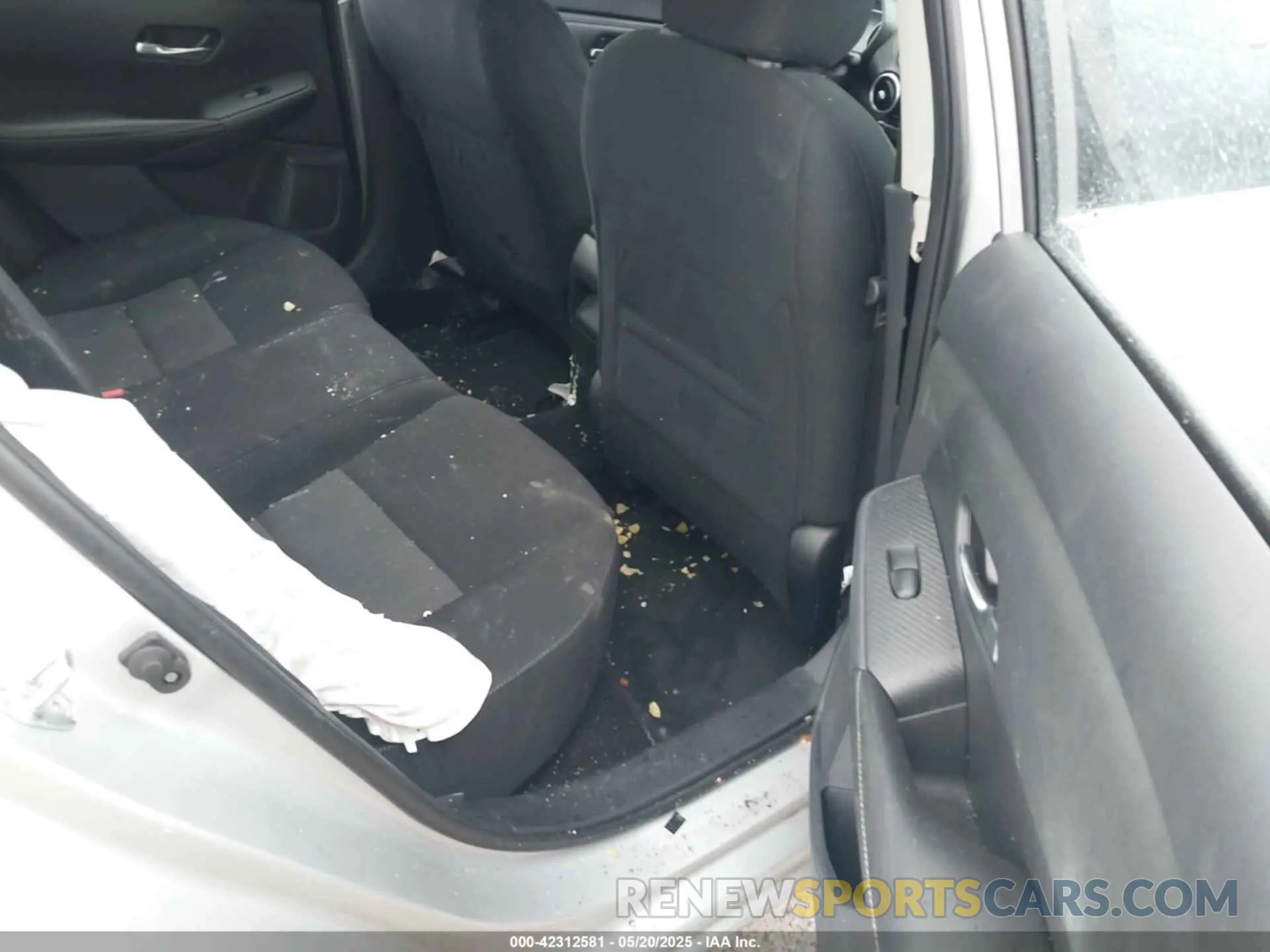 8 fotografías del automóvil dañado 3N1AB8CV0PY251740 NISSAN SENTRA 2023