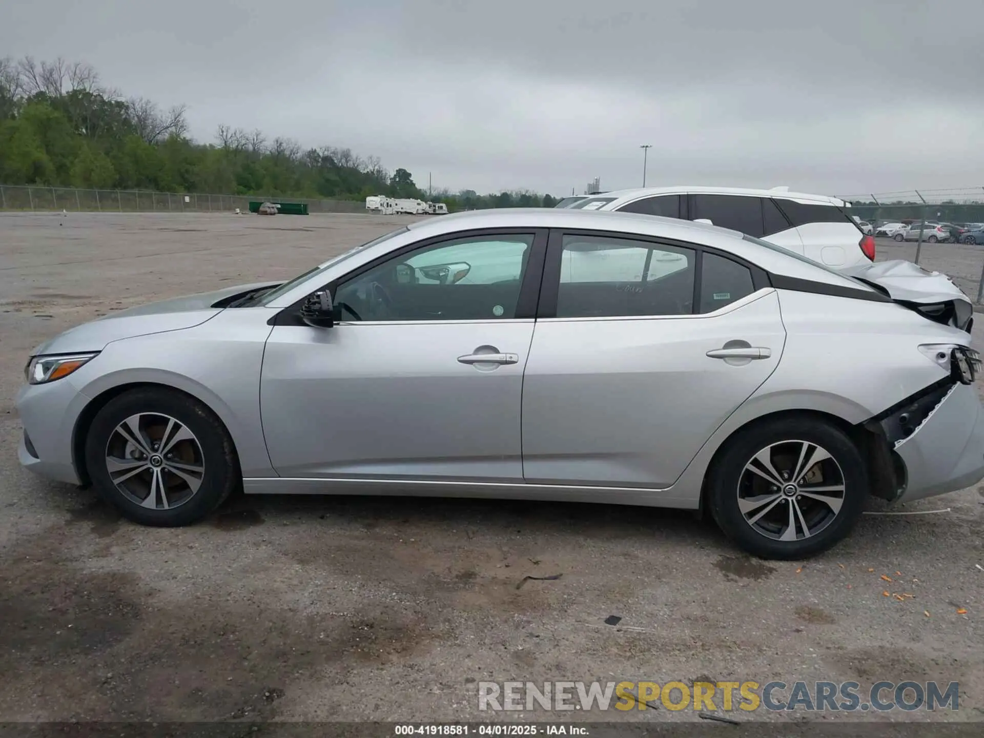 14 fotografías del automóvil dañado 3N1AB8CV1PY229584 NISSAN SENTRA 2023