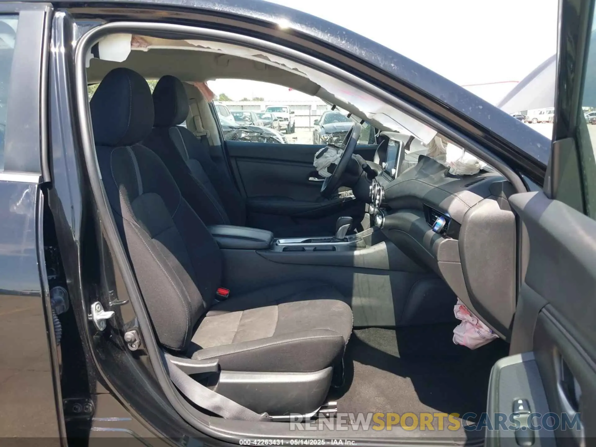5 fotografías del automóvil dañado 3N1AB8CV1PY247695 NISSAN SENTRA 2023