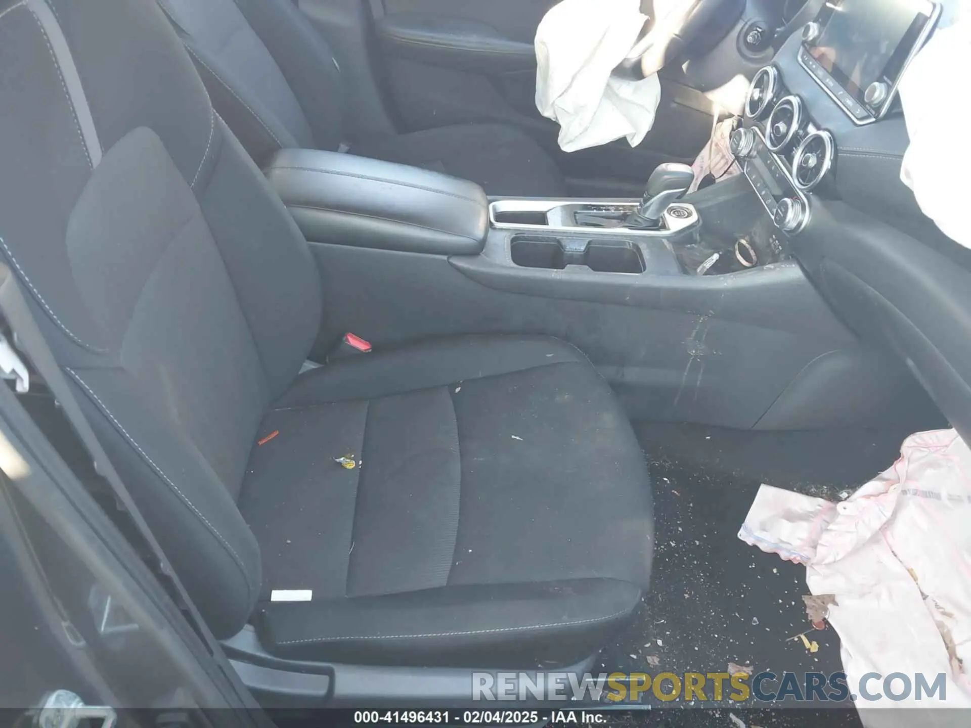 5 fotografías del automóvil dañado 3N1AB8CV1PY259748 NISSAN SENTRA 2023
