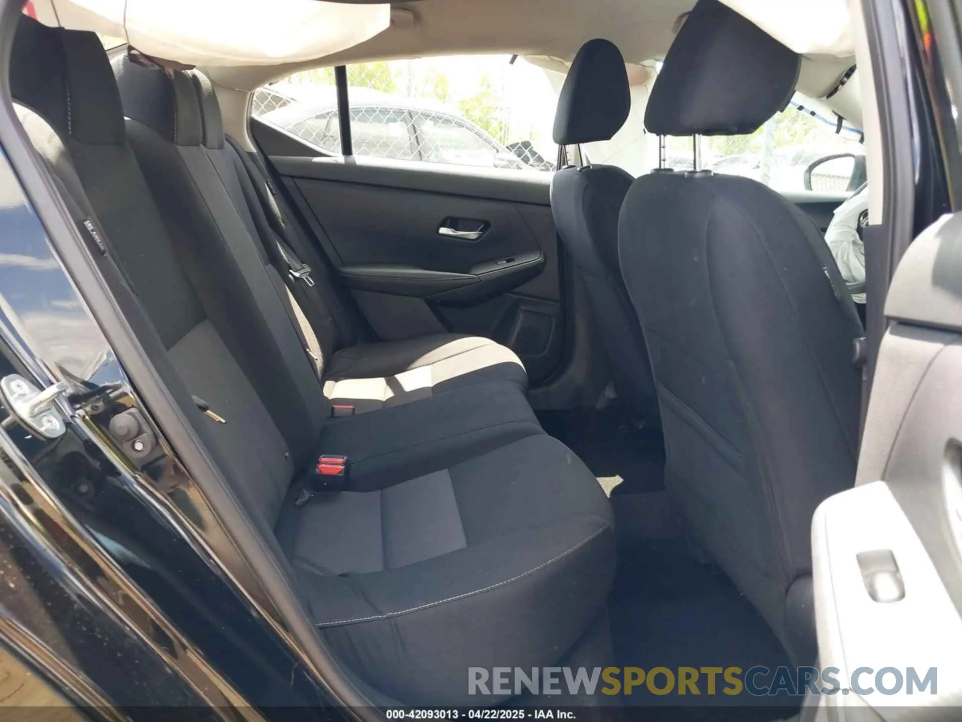 8 fotografías del automóvil dañado 3N1AB8CV3PY260576 NISSAN SENTRA 2023