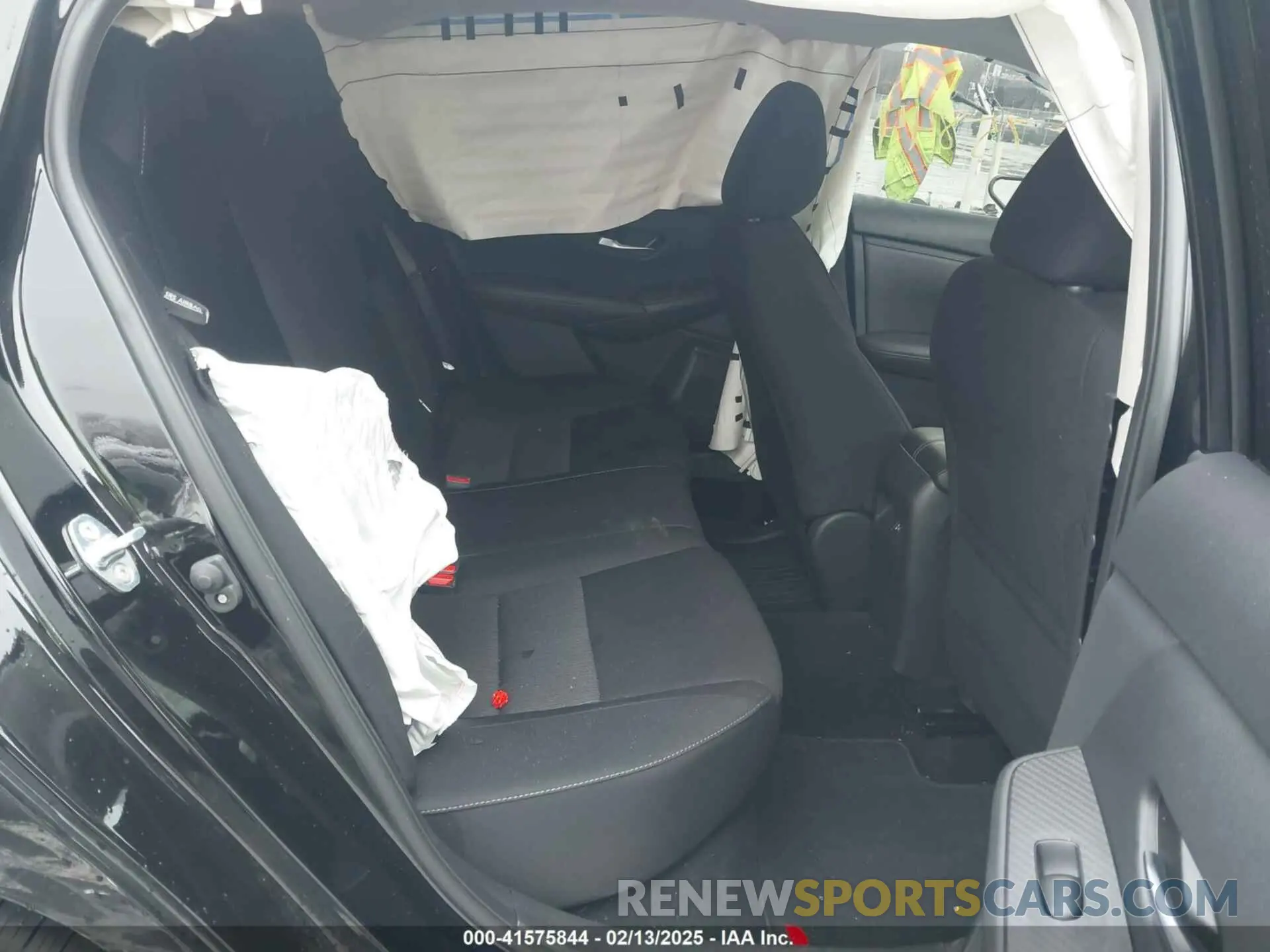 8 fotografías del automóvil dañado 3N1AB8CV3PY267530 NISSAN SENTRA 2023