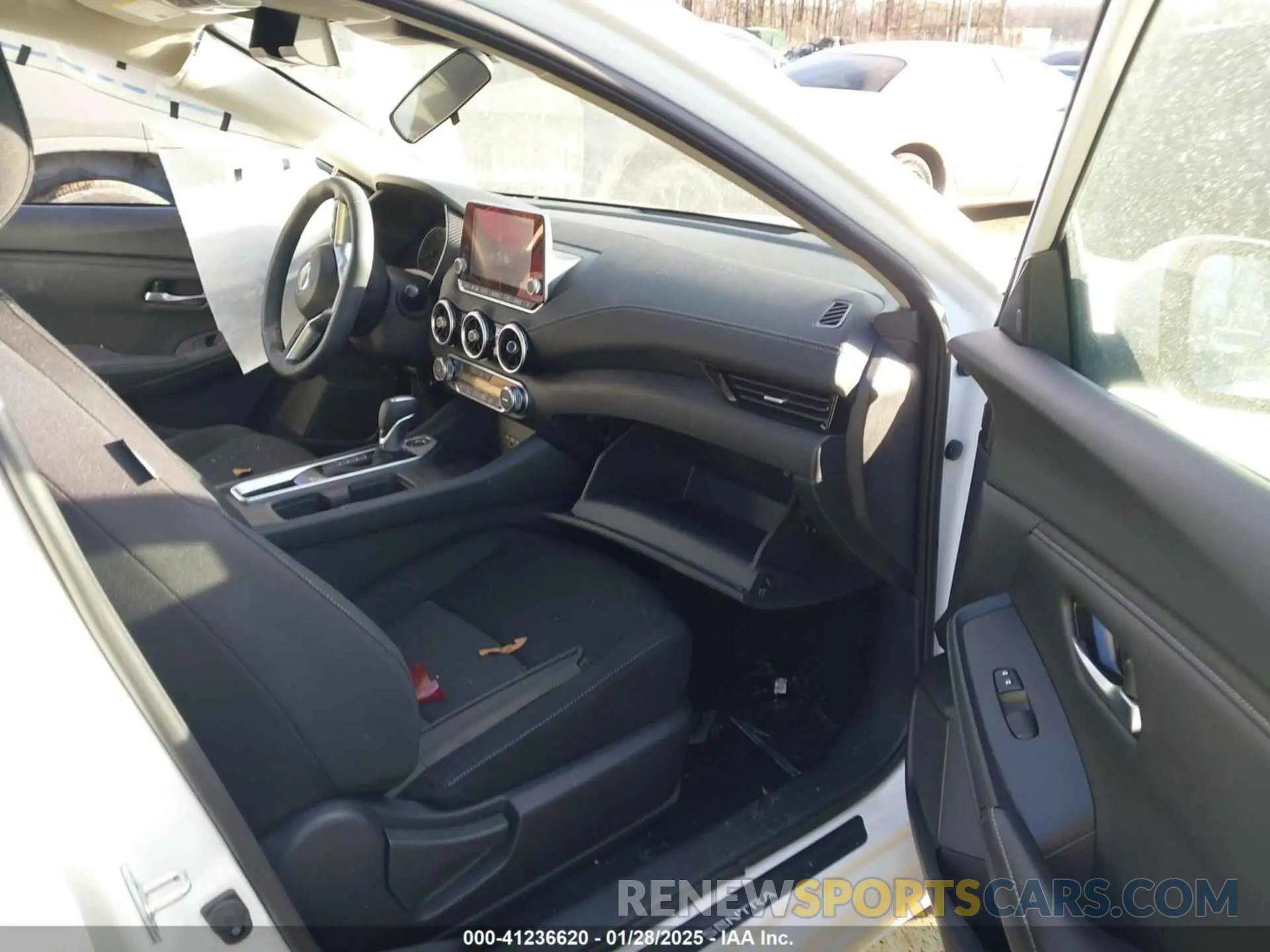 5 fotografías del automóvil dañado 3N1AB8CV3PY319867 NISSAN SENTRA 2023