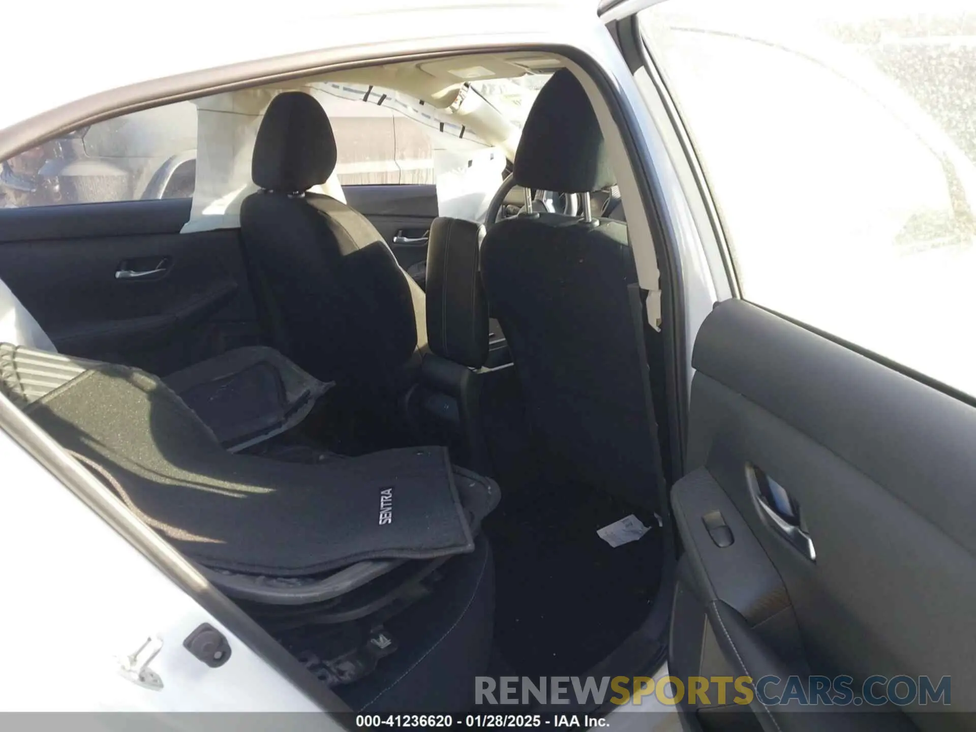 8 fotografías del automóvil dañado 3N1AB8CV3PY319867 NISSAN SENTRA 2023