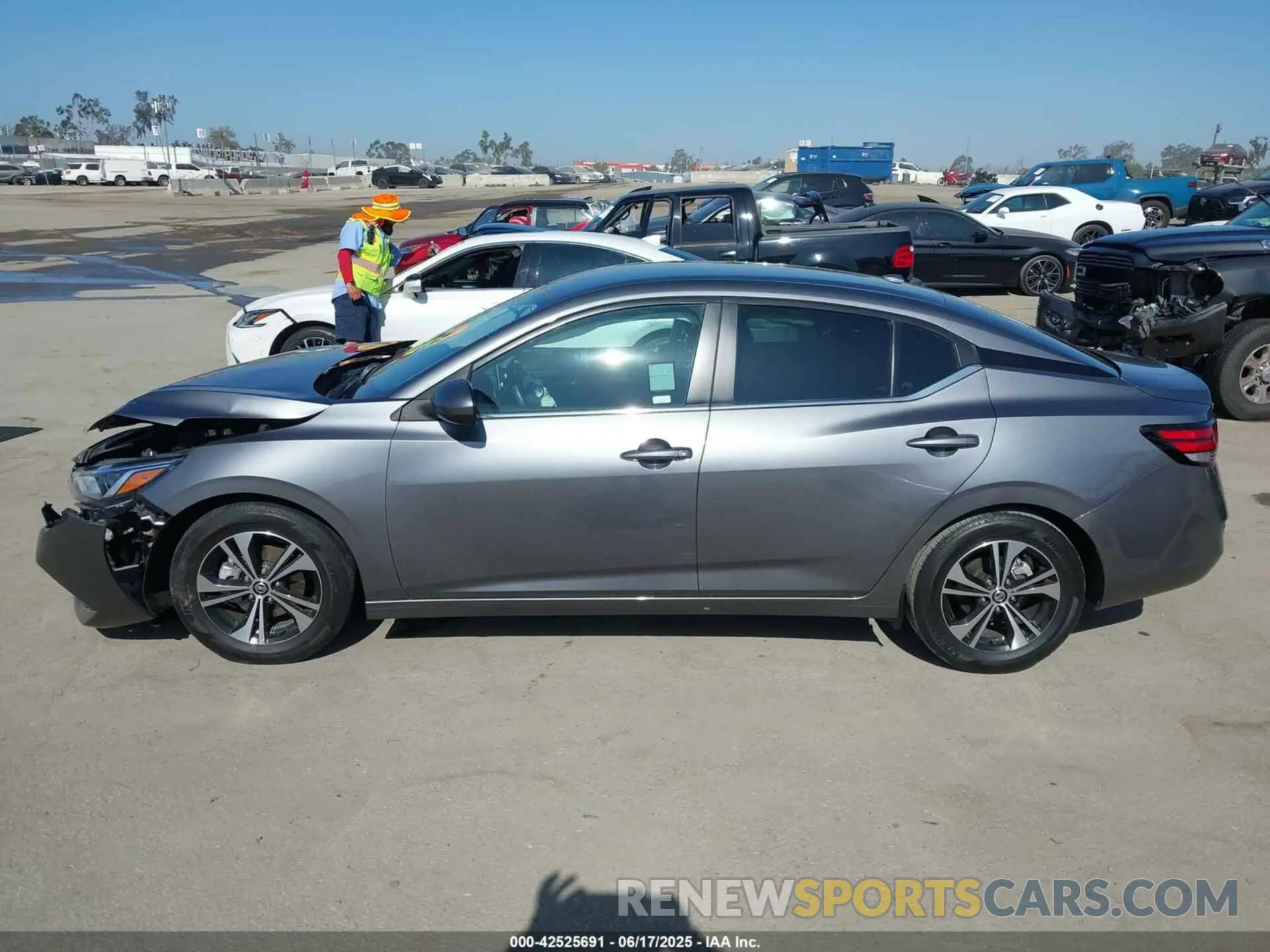 14 fotografías del automóvil dañado 3N1AB8CV4PY223536 NISSAN SENTRA 2023