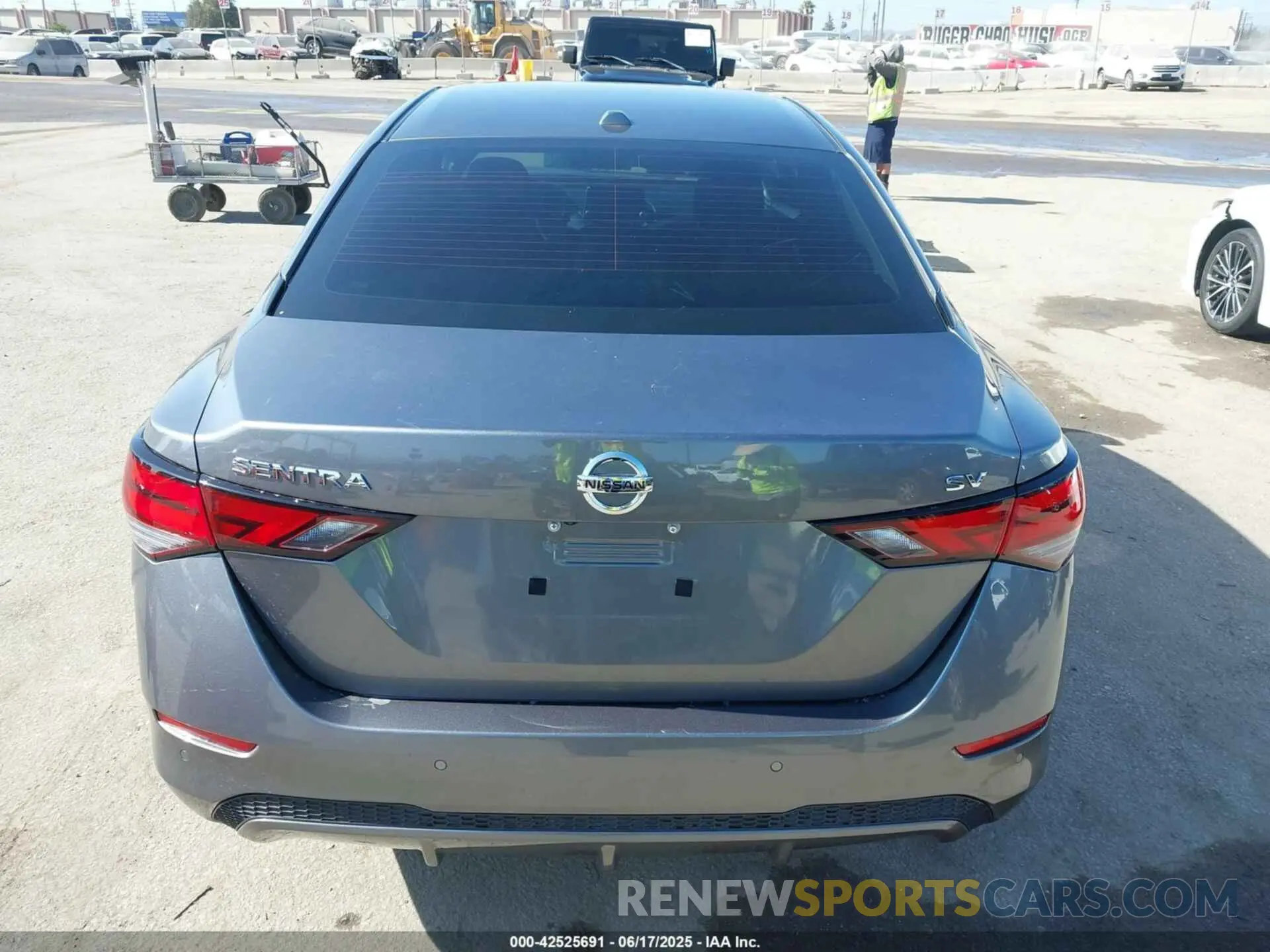 16 fotografías del automóvil dañado 3N1AB8CV4PY223536 NISSAN SENTRA 2023