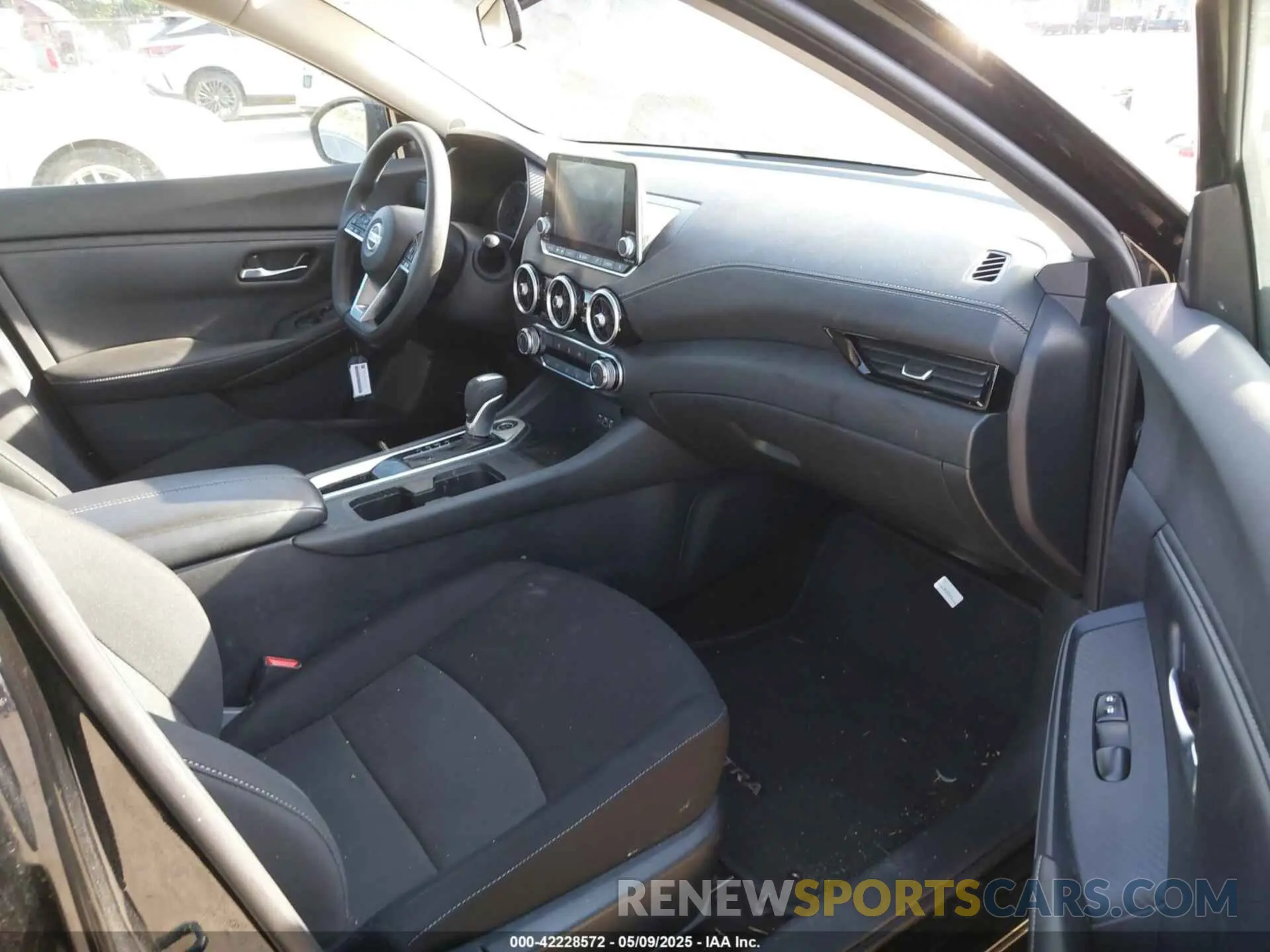 5 fotografías del automóvil dañado 3N1AB8CV4PY249960 NISSAN SENTRA 2023