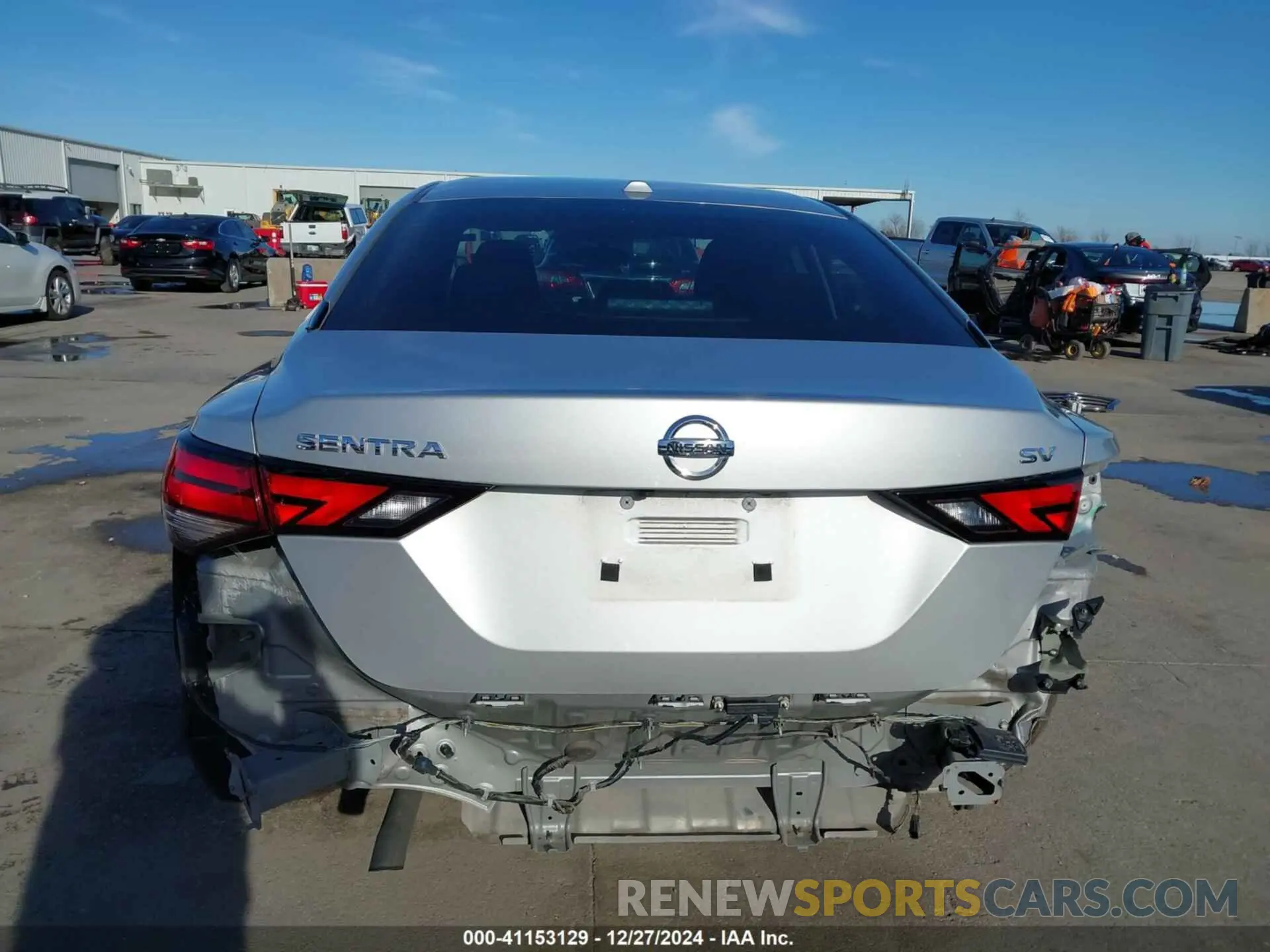 17 fotografías del automóvil dañado 3N1AB8CV4PY271277 NISSAN SENTRA 2023