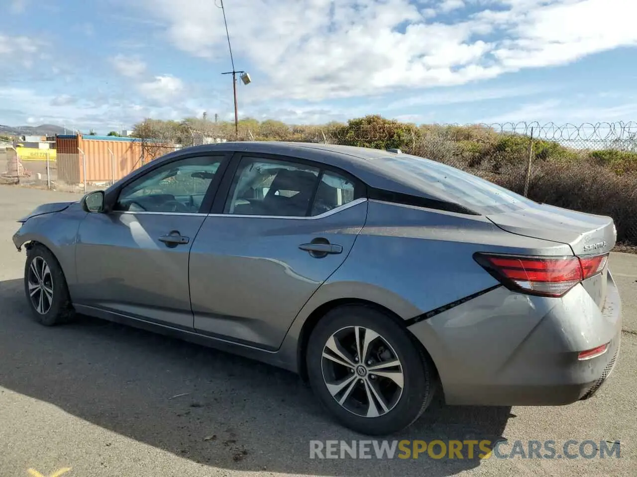2 fotografías del automóvil dañado 3N1AB8CV4PY305475 NISSAN SENTRA 2023