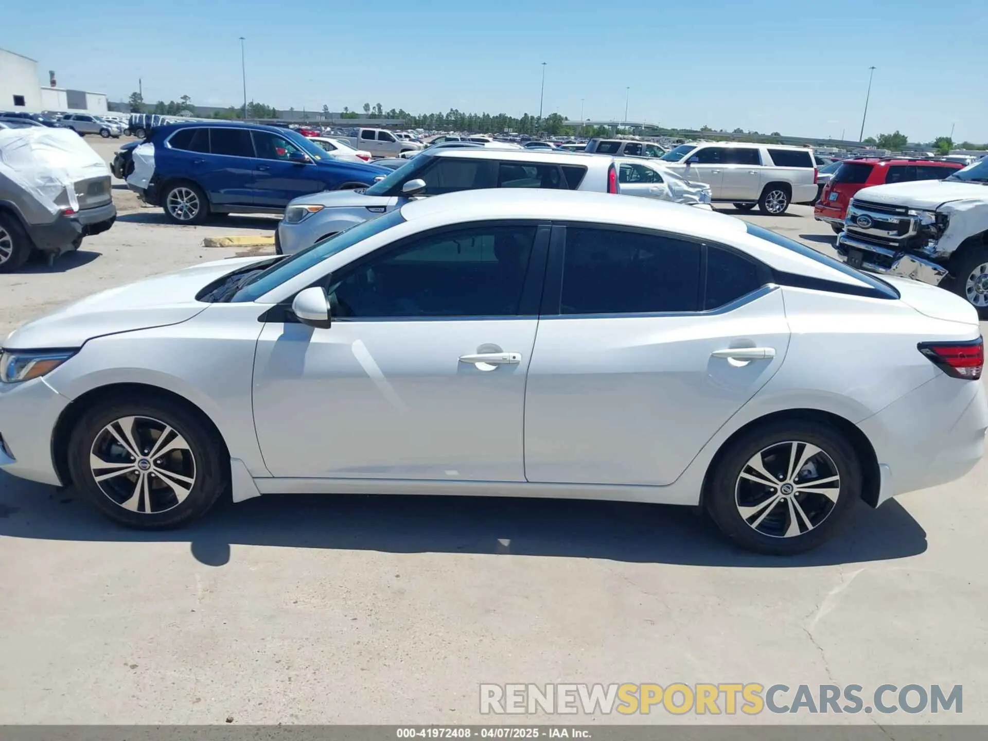 14 fotografías del automóvil dañado 3N1AB8CV4PY321126 NISSAN SENTRA 2023