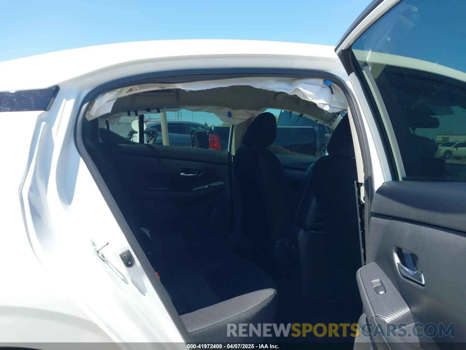 8 fotografías del automóvil dañado 3N1AB8CV4PY321126 NISSAN SENTRA 2023