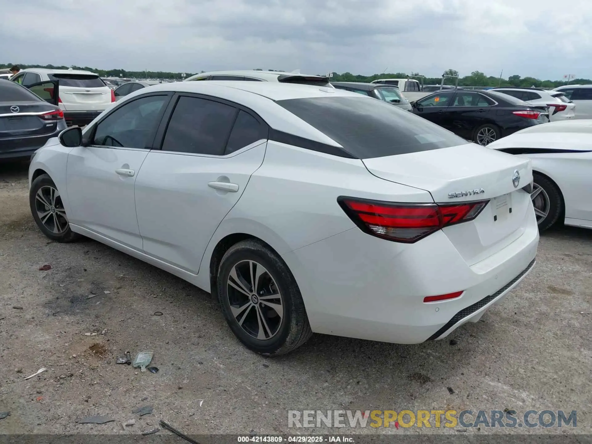 3 fotografías del automóvil dañado 3N1AB8CV5PY266010 NISSAN SENTRA 2023