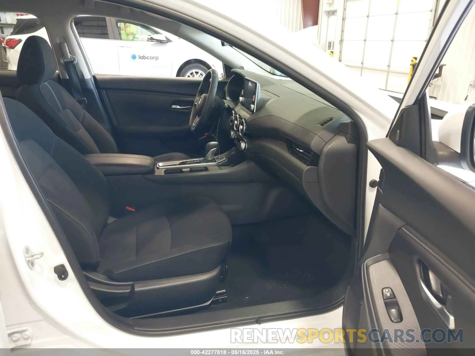 5 fotografías del automóvil dañado 3N1AB8CV5PY292901 NISSAN SENTRA 2023