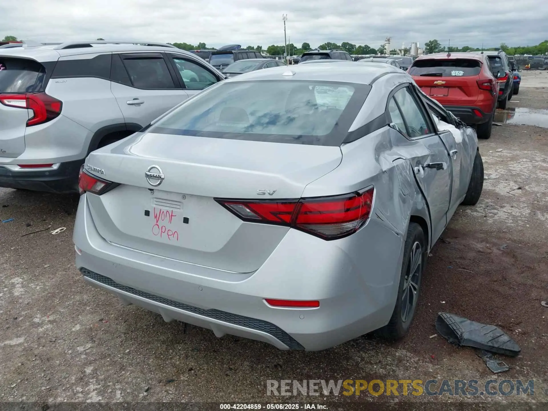 4 fotografías del automóvil dañado 3N1AB8CV6PY240998 NISSAN SENTRA 2023
