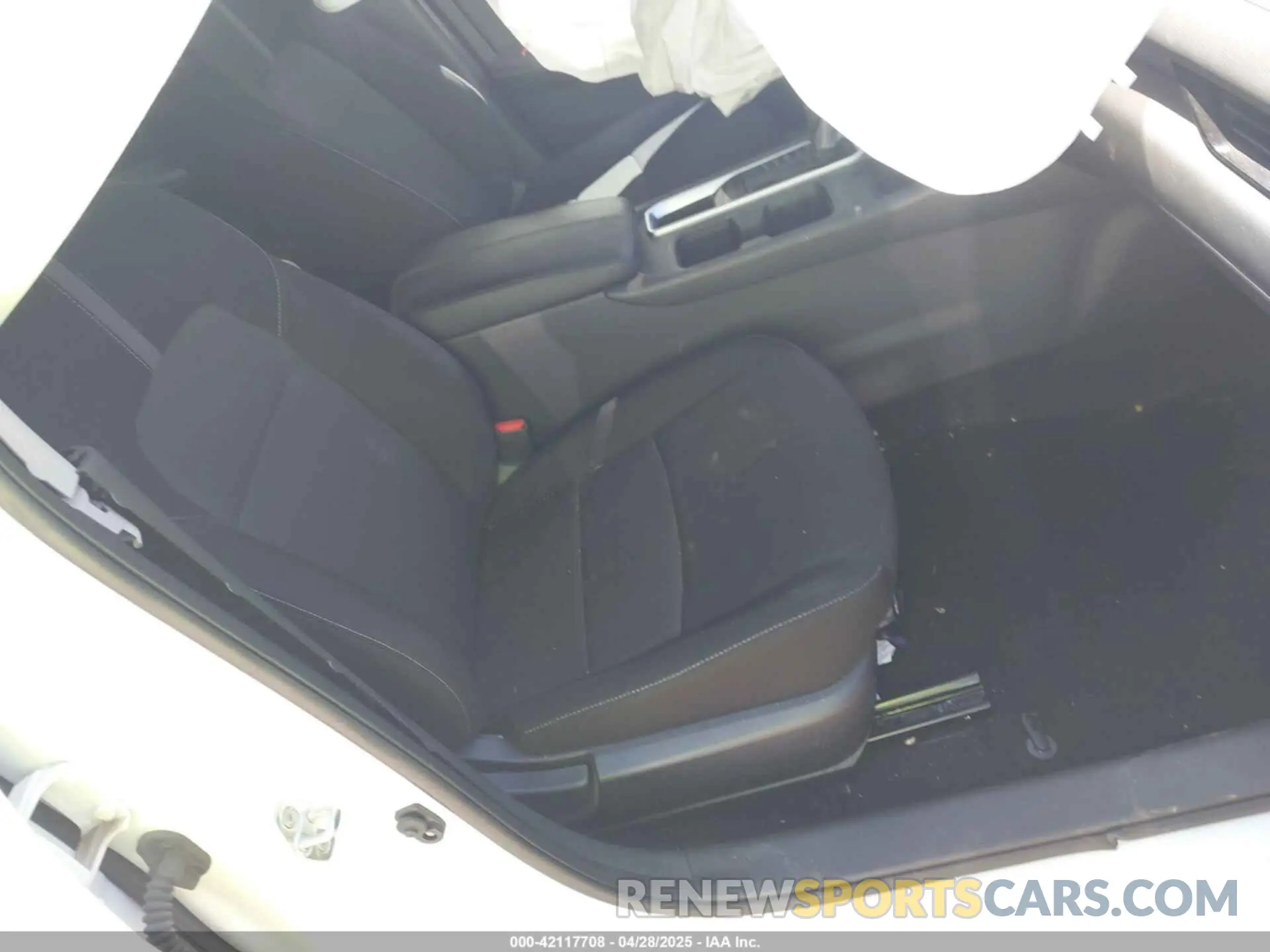 5 fotografías del automóvil dañado 3N1AB8CV6PY251788 NISSAN SENTRA 2023