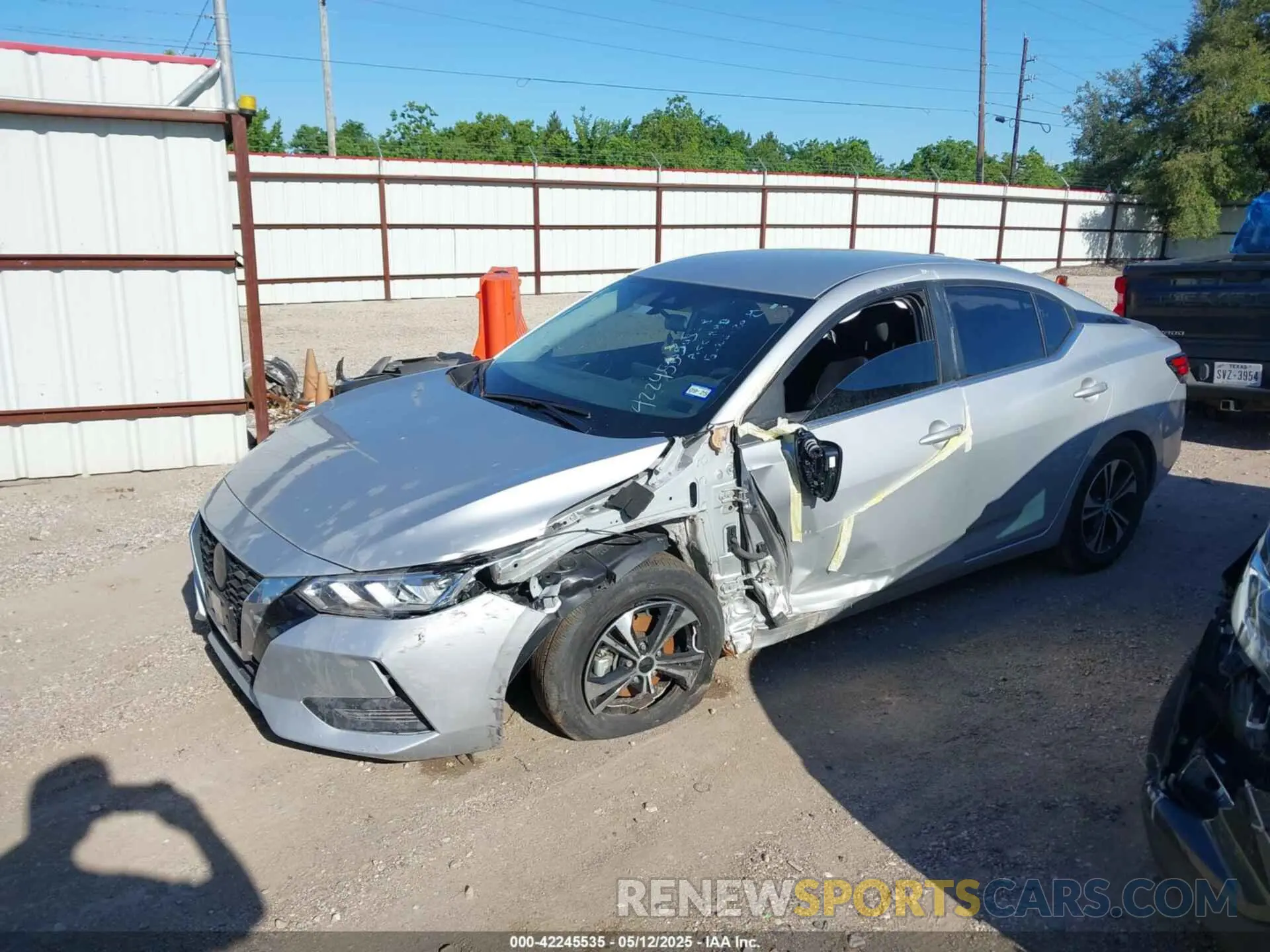 2 fotografías del automóvil dañado 3N1AB8CV6PY317577 NISSAN SENTRA 2023