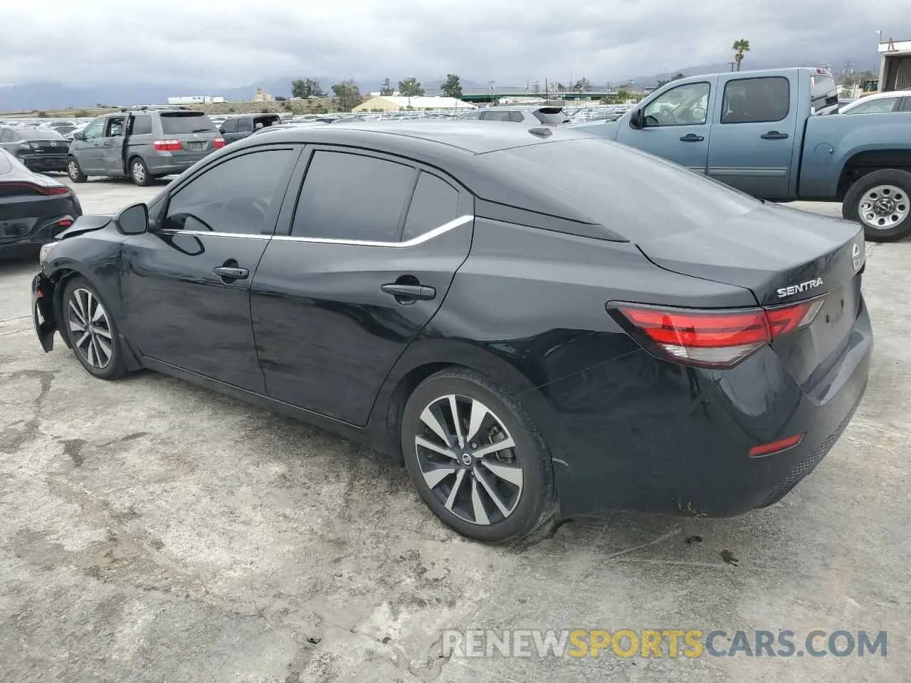 2 fotografías del automóvil dañado 3N1AB8CV7PY255736 NISSAN SENTRA 2023