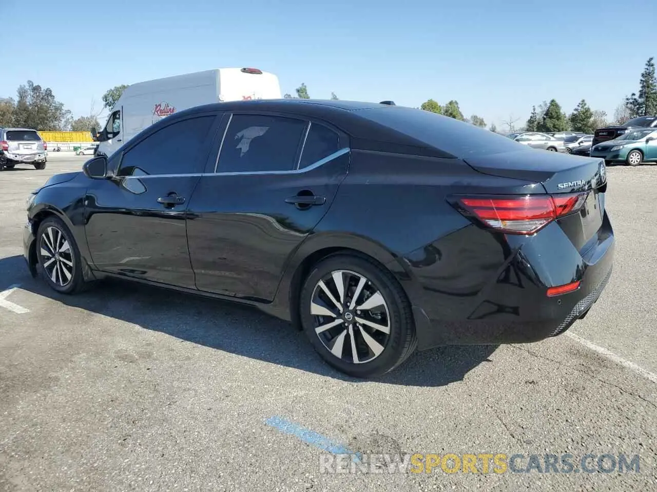 2 fotografías del automóvil dañado 3N1AB8CV7PY256353 NISSAN SENTRA 2023