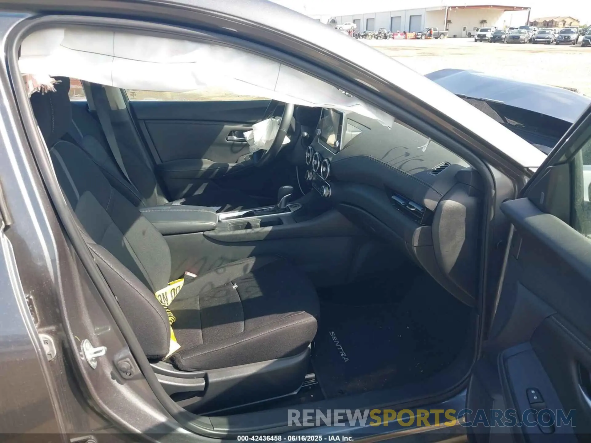 5 fotografías del automóvil dañado 3N1AB8CV7PY282998 NISSAN SENTRA 2023