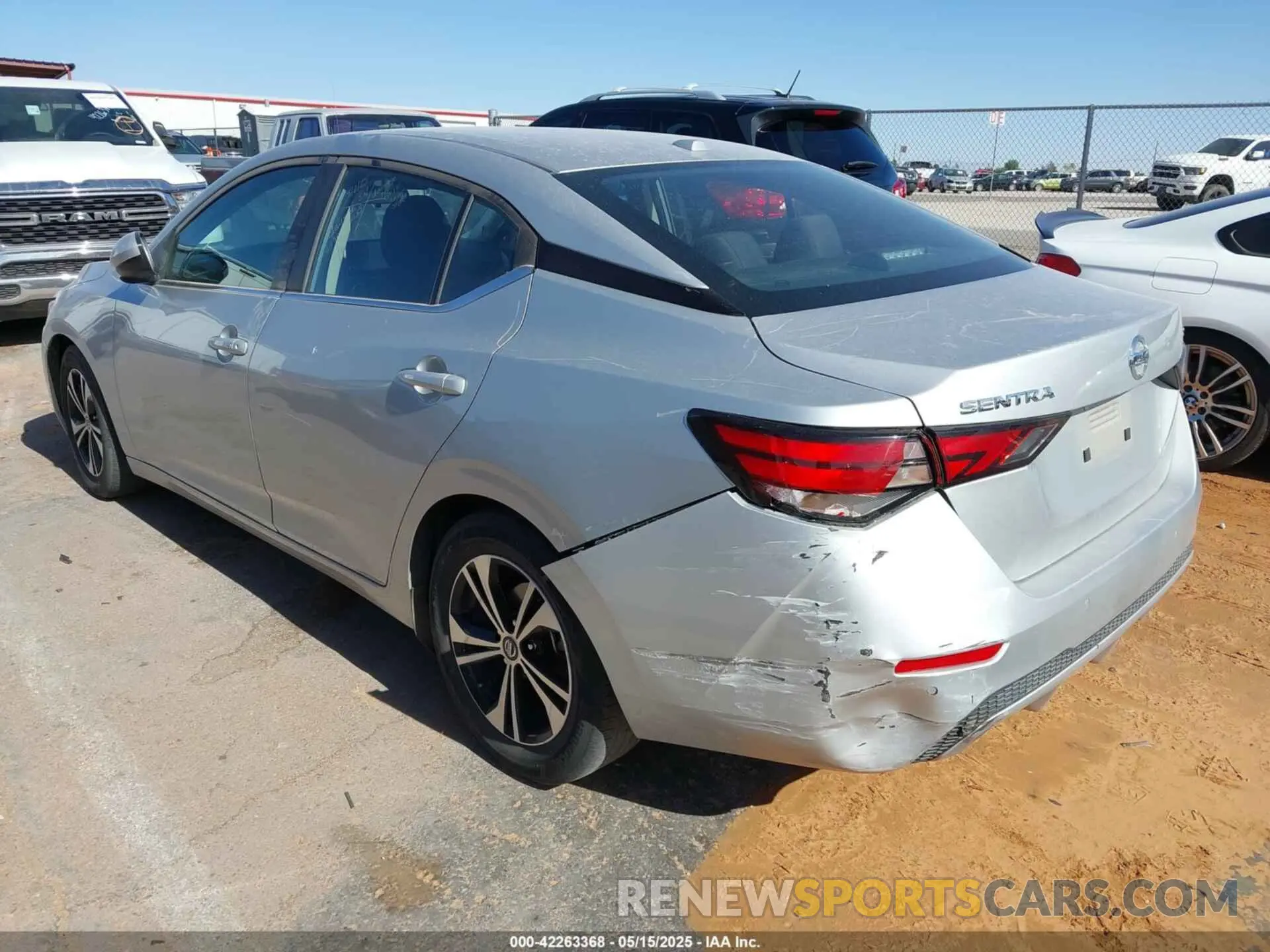 3 fotografías del automóvil dañado 3N1AB8CV7PY299137 NISSAN SENTRA 2023