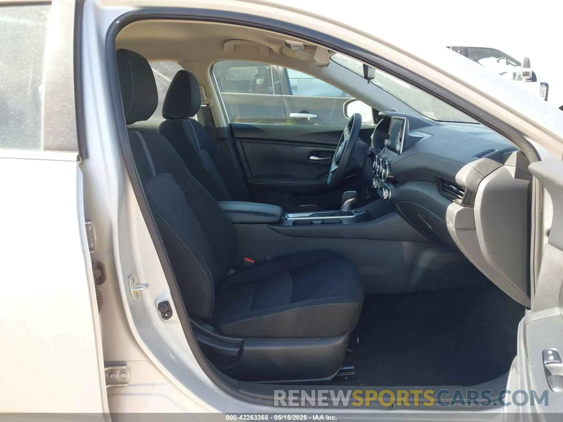 5 fotografías del automóvil dañado 3N1AB8CV7PY299137 NISSAN SENTRA 2023