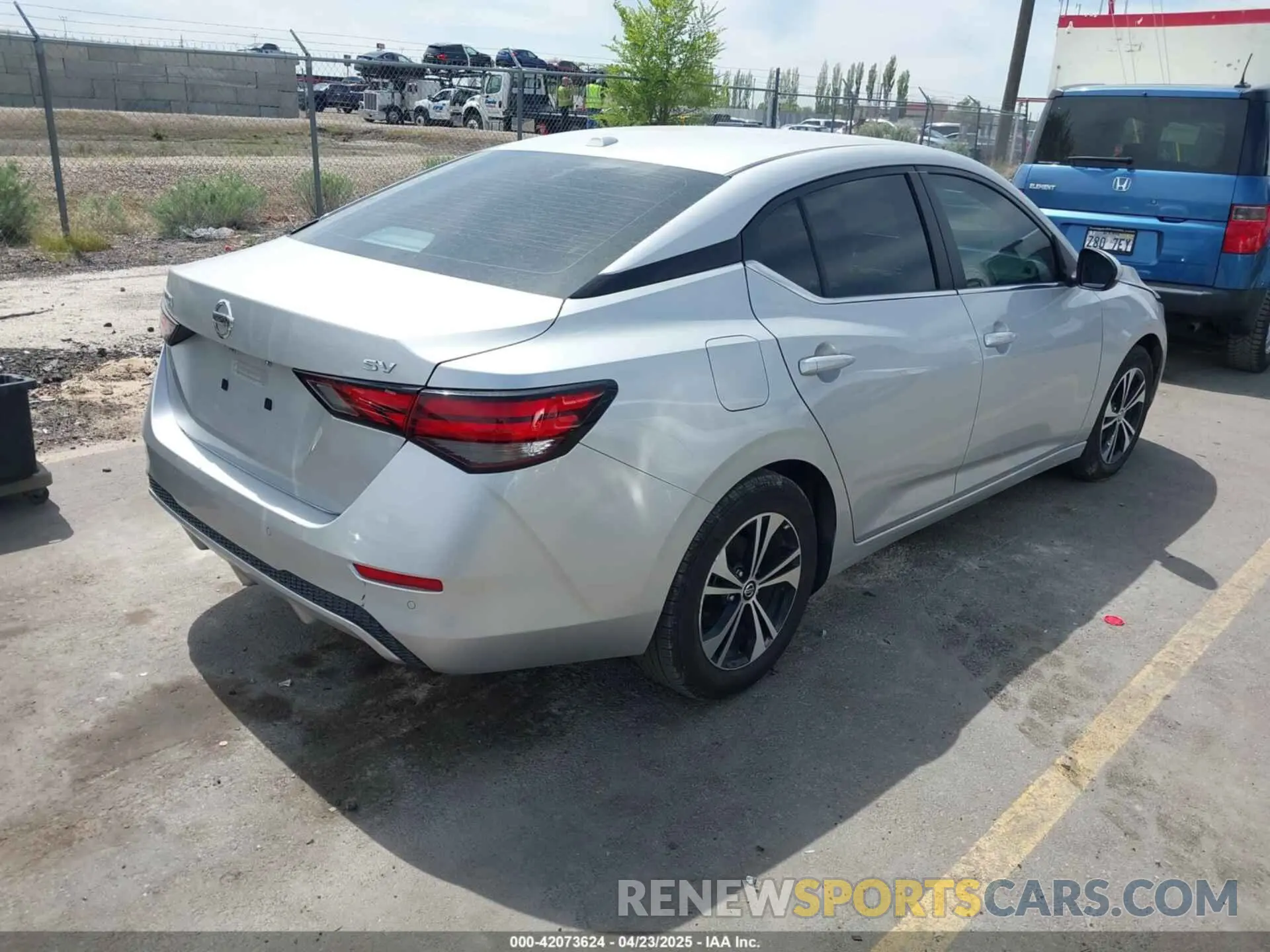 4 fotografías del automóvil dañado 3N1AB8CV8PY278331 NISSAN SENTRA 2023