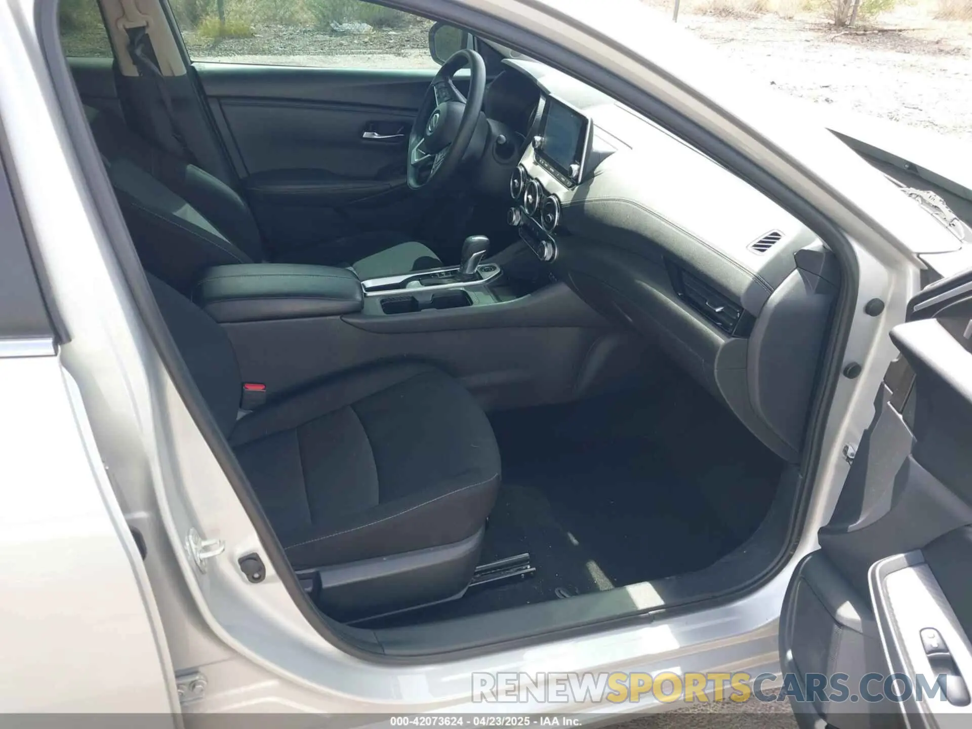 5 fotografías del automóvil dañado 3N1AB8CV8PY278331 NISSAN SENTRA 2023