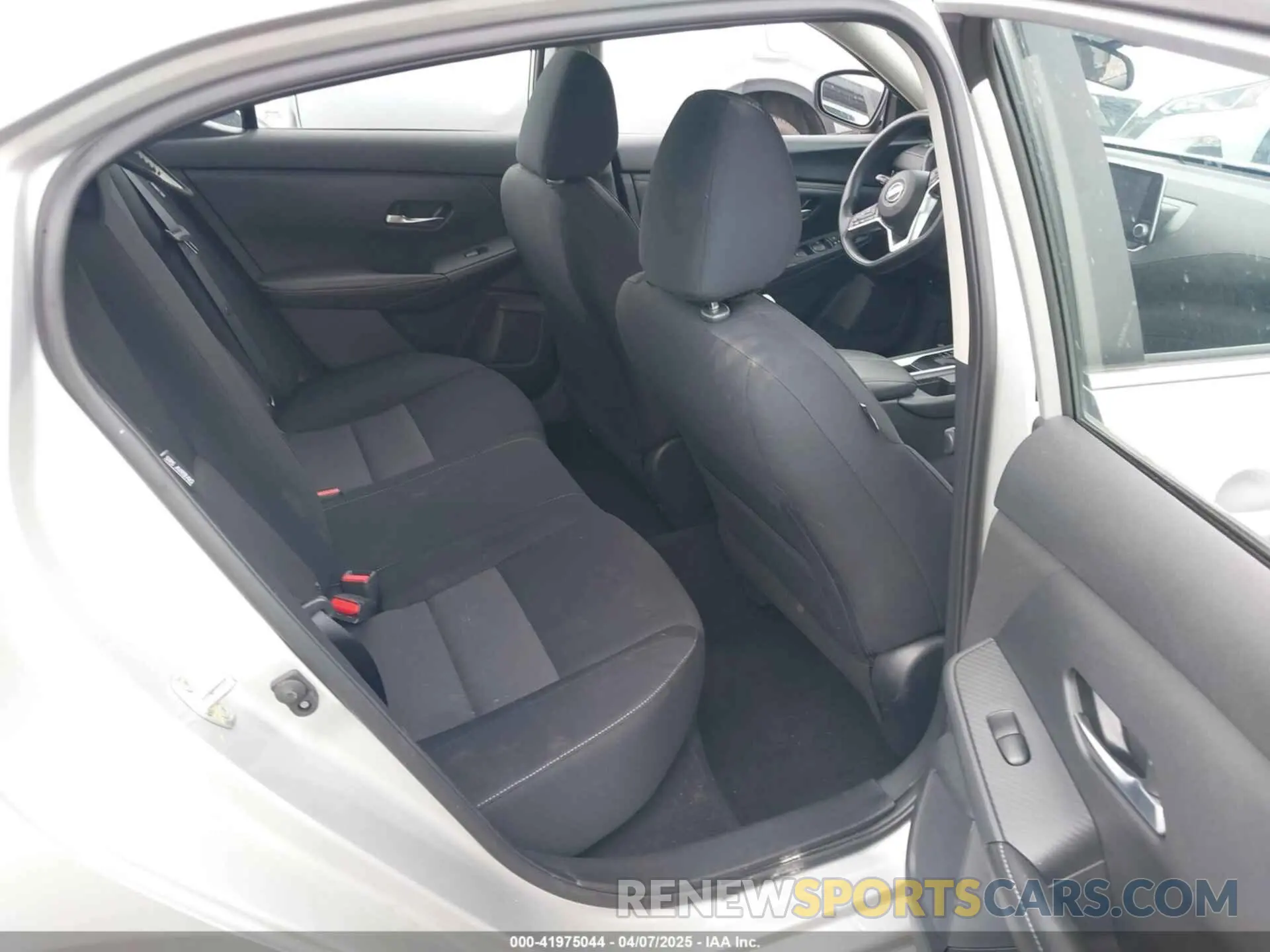 8 fotografías del automóvil dañado 3N1AB8CV8PY296764 NISSAN SENTRA 2023
