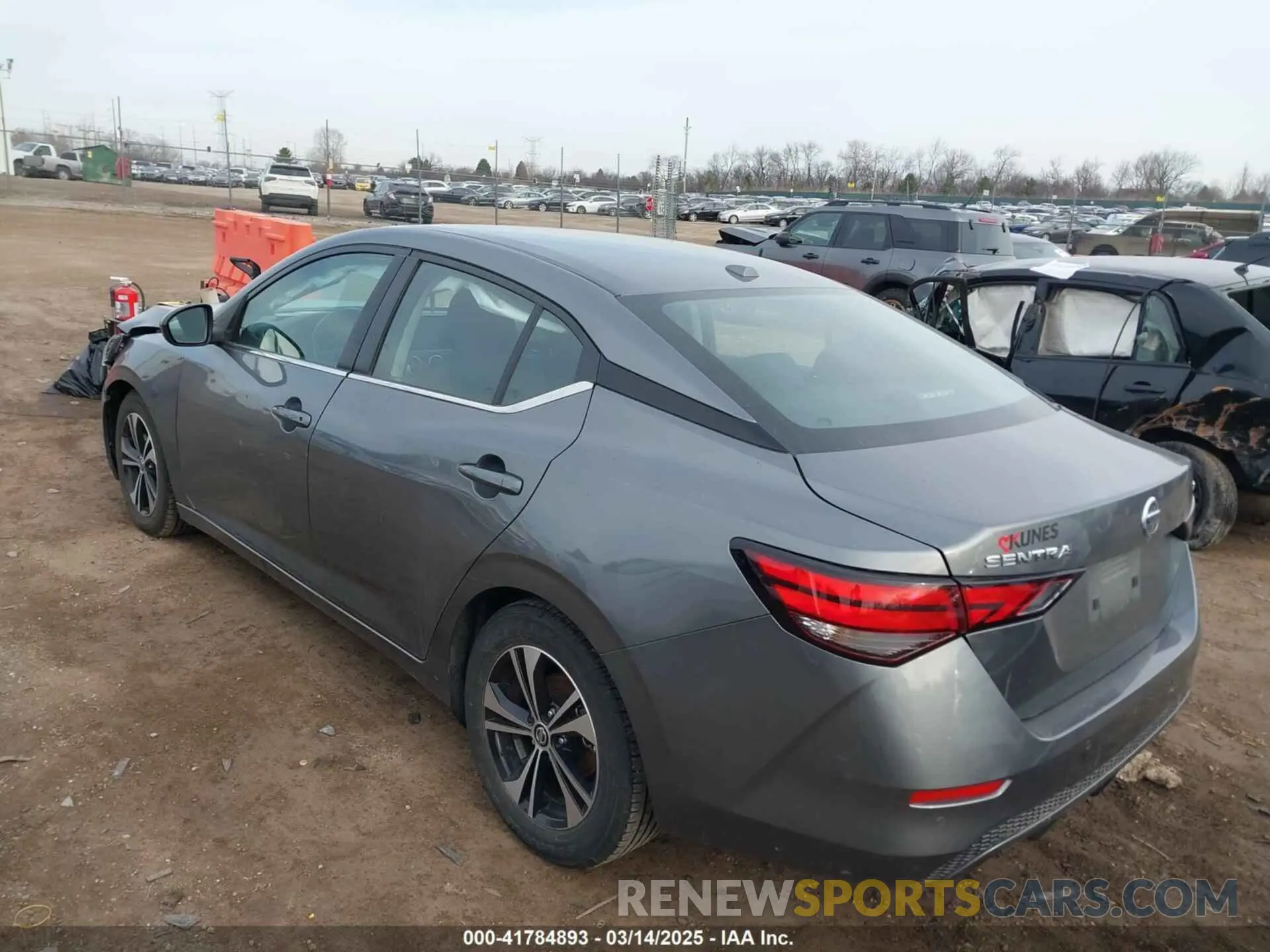 3 fotografías del automóvil dañado 3N1AB8CV9PY240929 NISSAN SENTRA 2023