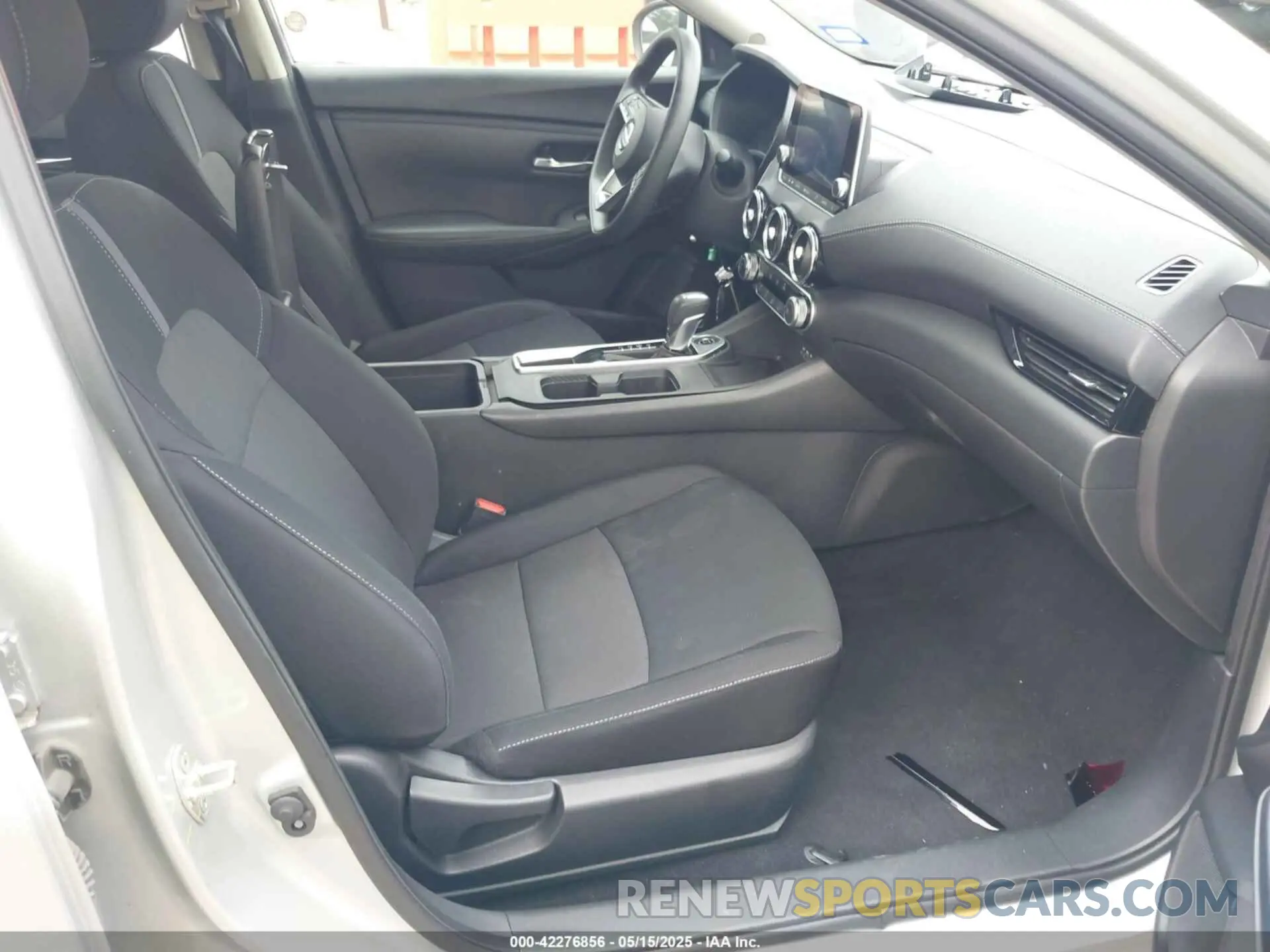 5 fotografías del automóvil dañado 3N1AB8CV9PY294473 NISSAN SENTRA 2023