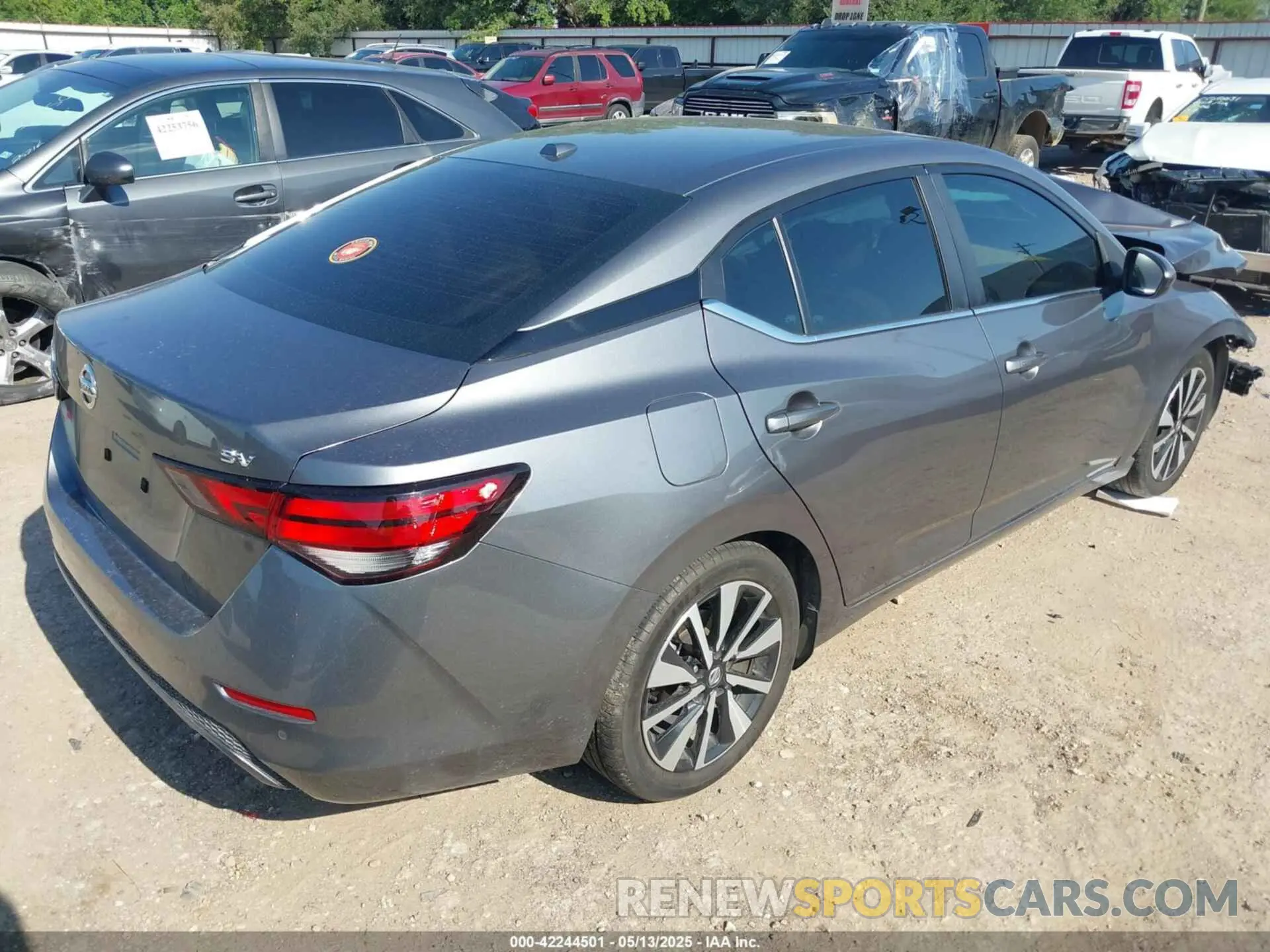 4 fotografías del automóvil dañado 3N1AB8CV9PY313149 NISSAN SENTRA 2023