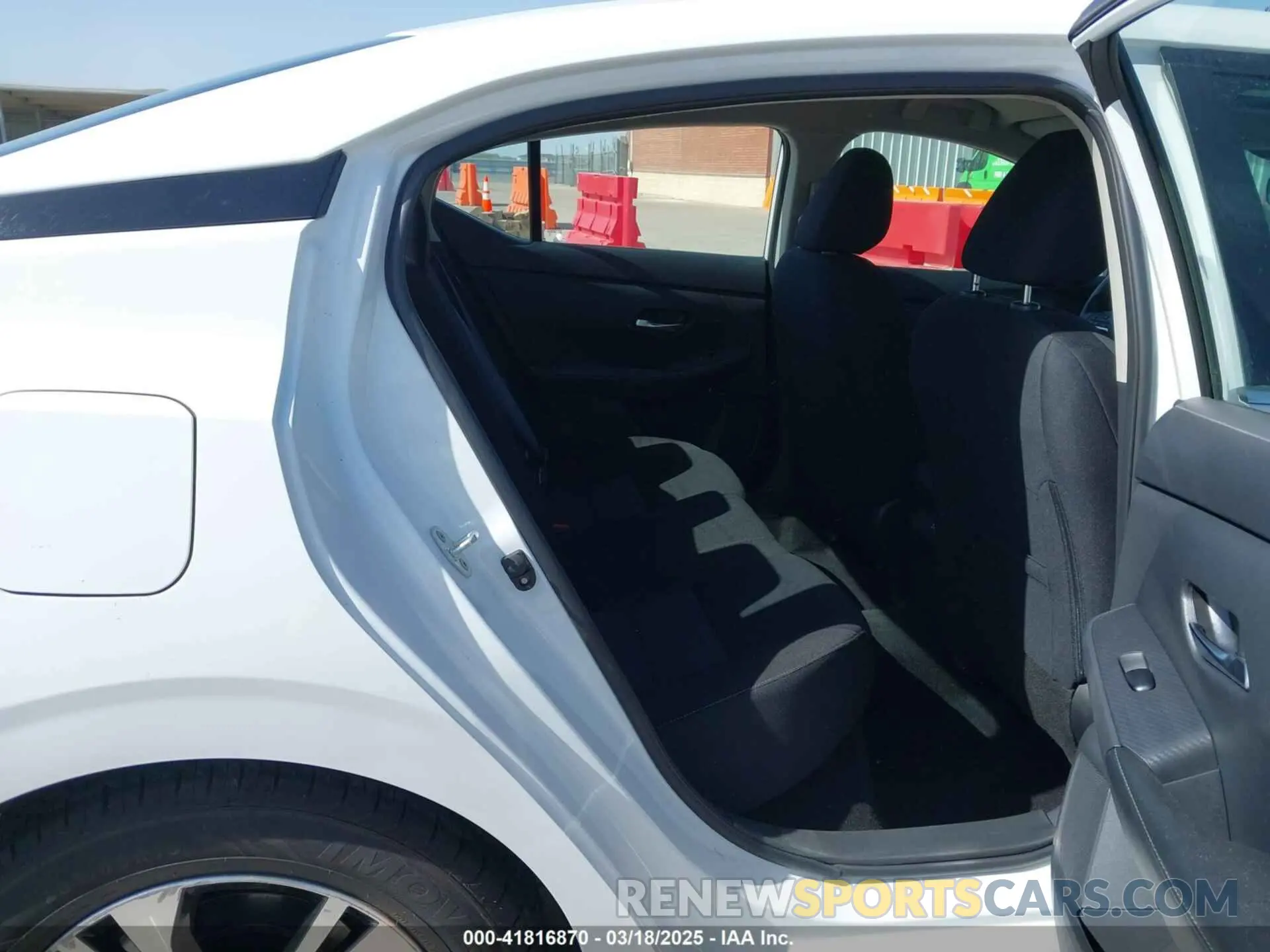 8 fotografías del automóvil dañado 3N1AB8CVXPY241877 NISSAN SENTRA 2023