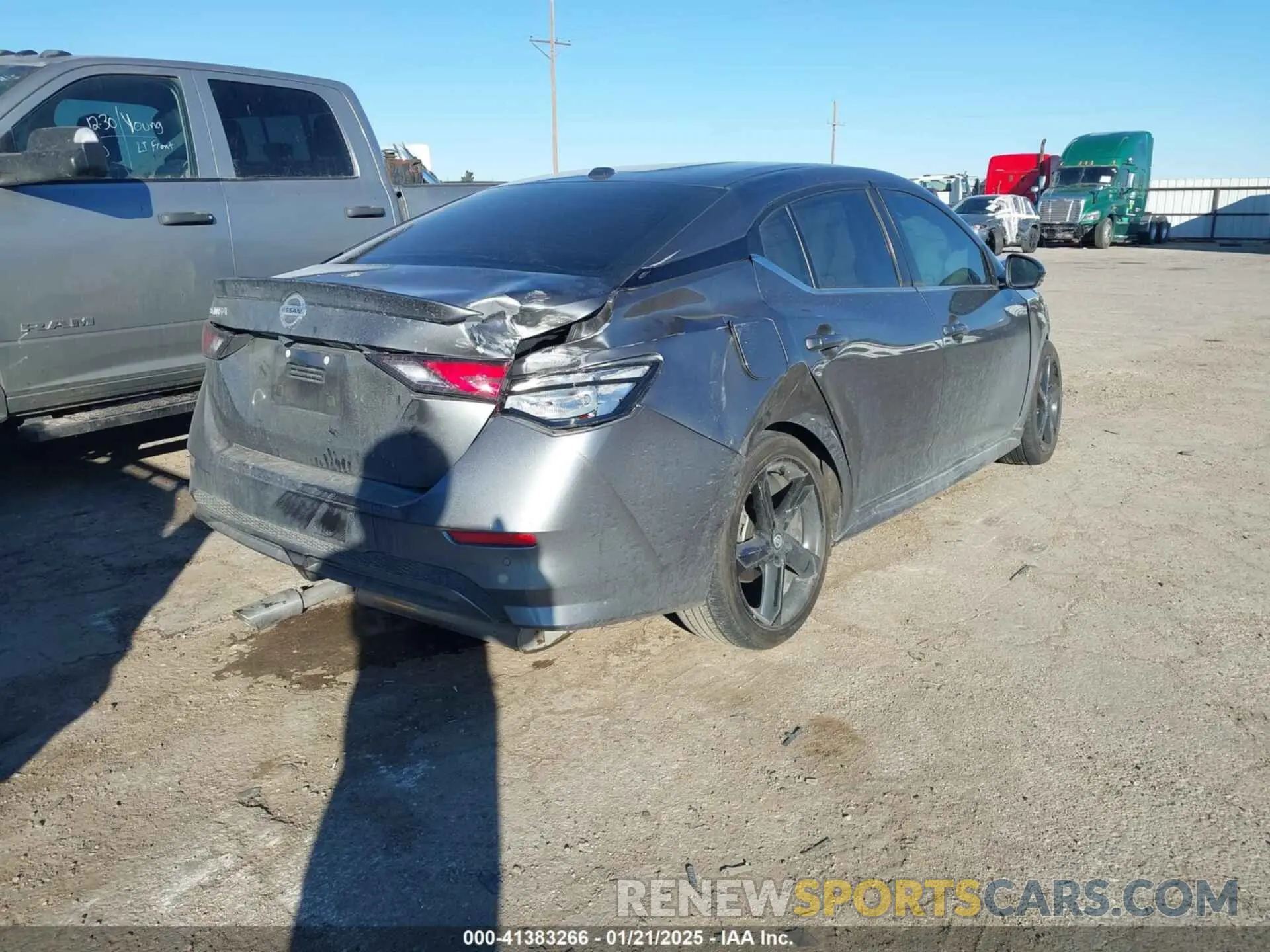 4 fotografías del automóvil dañado 3N1AB8DV0PY318917 NISSAN SENTRA 2023