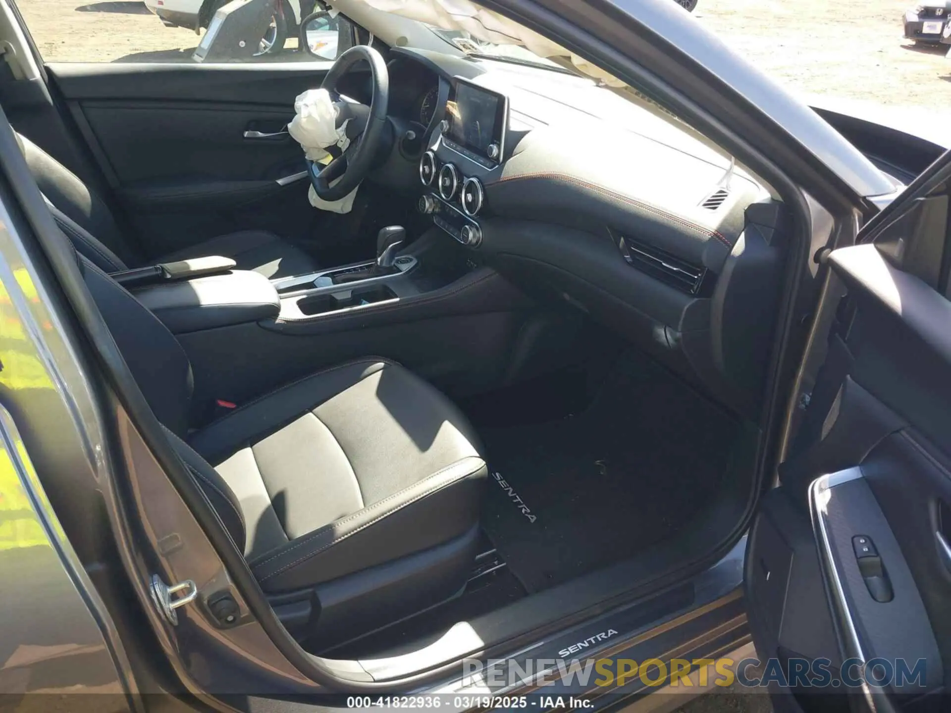 5 fotografías del automóvil dañado 3N1AB8DV2PY320748 NISSAN SENTRA 2023