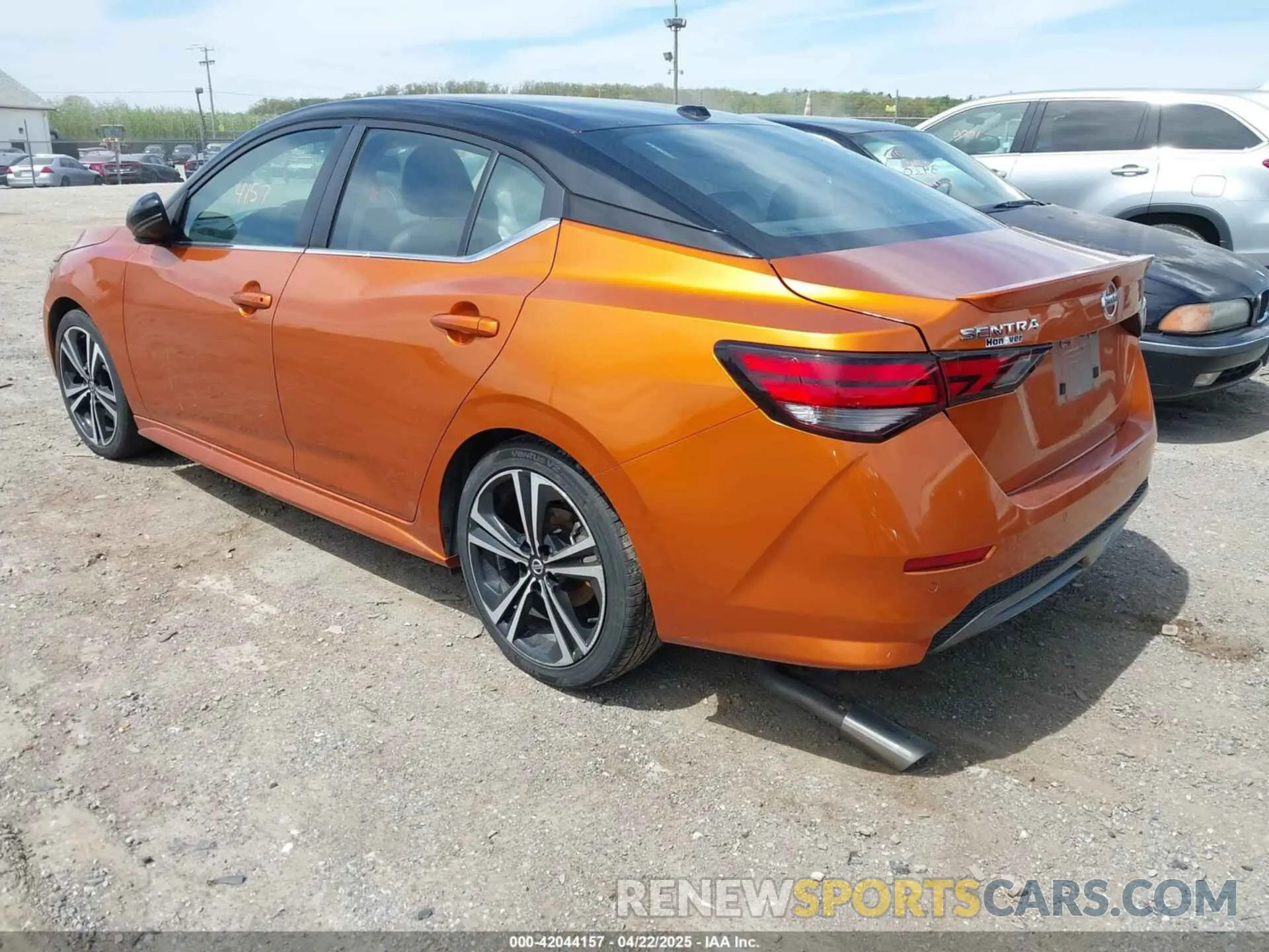 3 fotografías del automóvil dañado 3N1AB8DV5PY318928 NISSAN SENTRA 2023