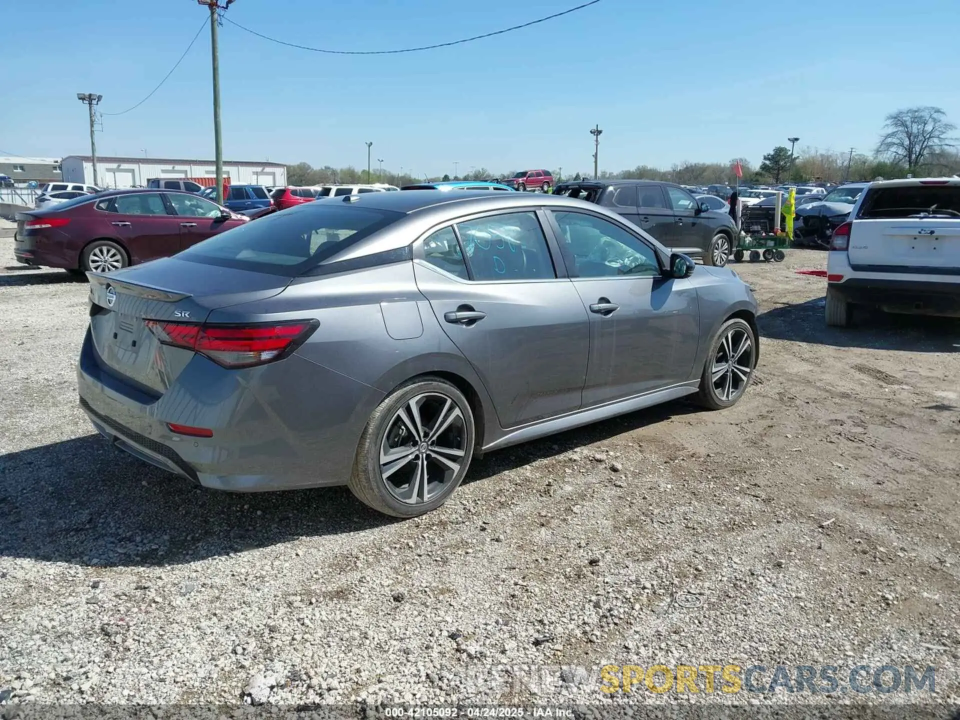 4 fotografías del automóvil dañado 3N1AB8DV6PY235430 NISSAN SENTRA 2023