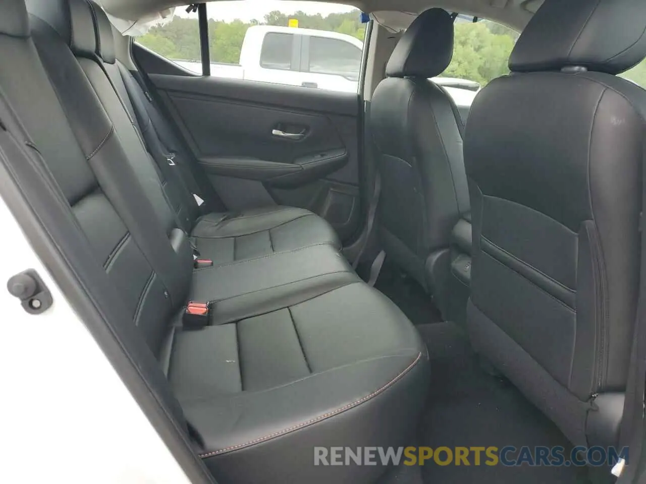 10 fotografías del automóvil dañado 3N1AB8DV6PY310708 NISSAN SENTRA 2023