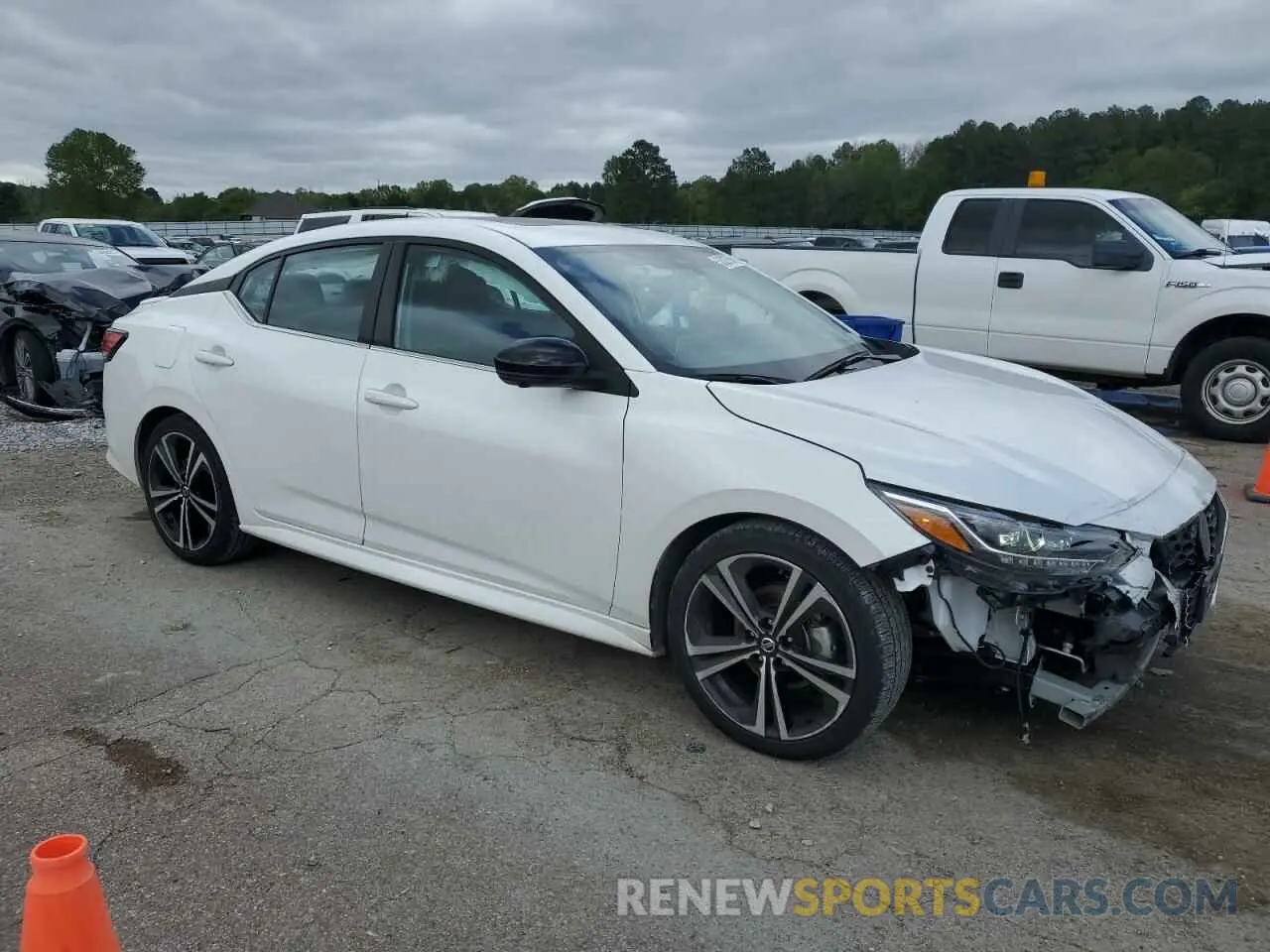 4 fotografías del automóvil dañado 3N1AB8DV6PY310708 NISSAN SENTRA 2023