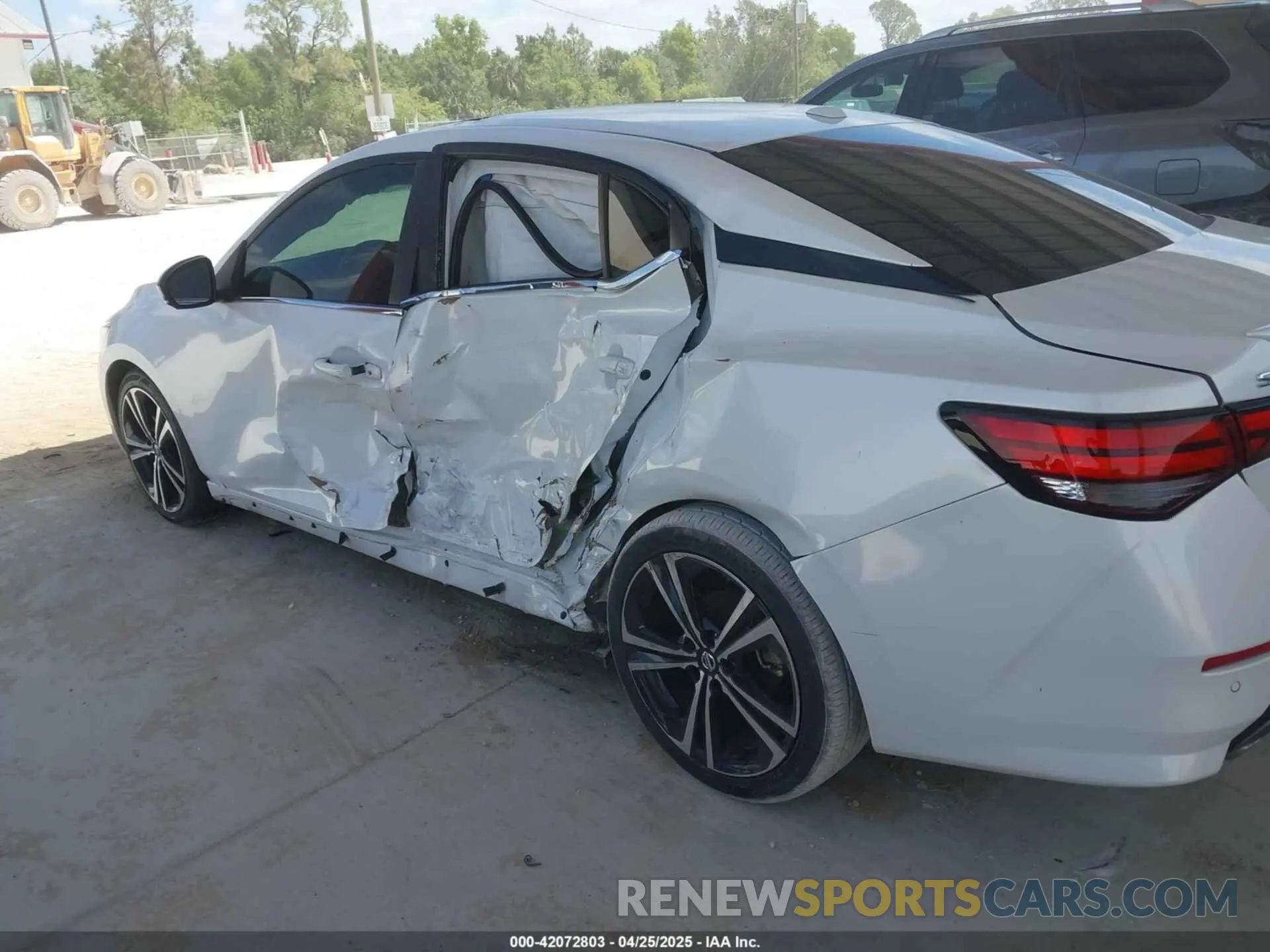 18 fotografías del automóvil dañado 3N1AB8DVXPY241098 NISSAN SENTRA 2023