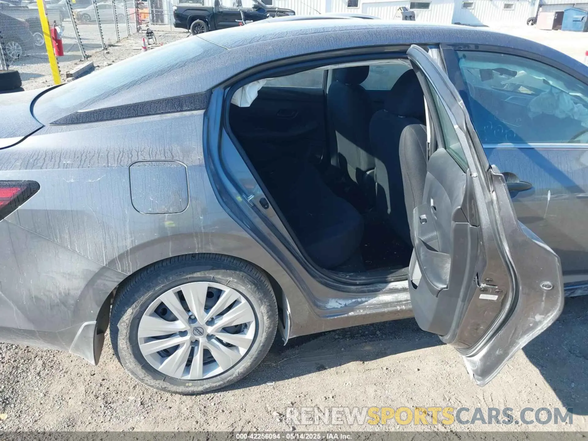 8 fotografías del automóvil dañado 3N1AB8BV0RY206978 NISSAN SENTRA 2024