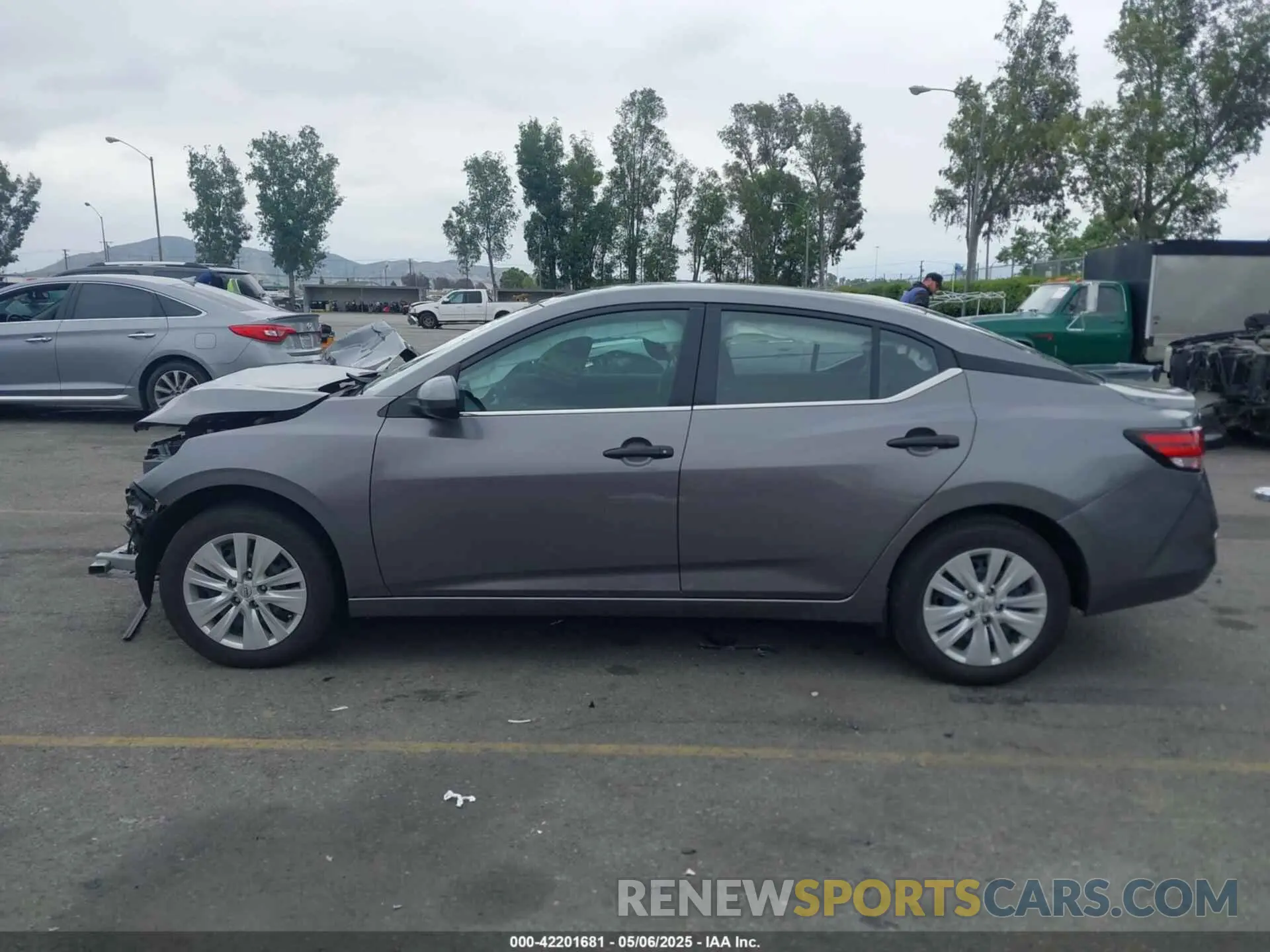 15 fotografías del automóvil dañado 3N1AB8BV2RY322960 NISSAN SENTRA 2024