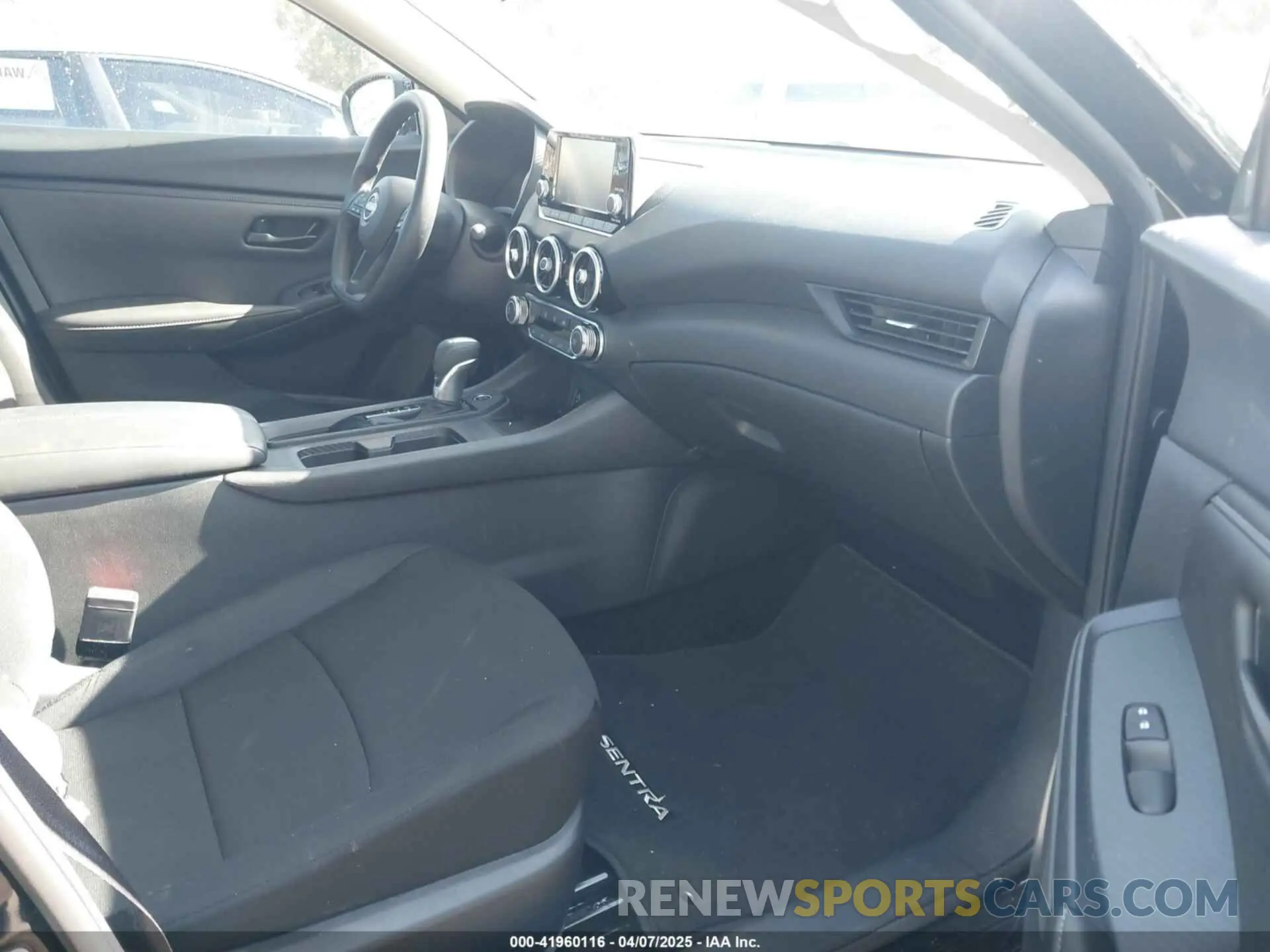5 fotografías del automóvil dañado 3N1AB8BV4RY343941 NISSAN SENTRA 2024