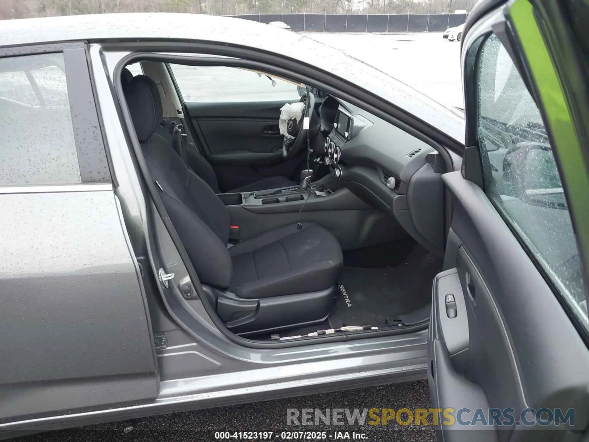 5 fotografías del automóvil dañado 3N1AB8BV5RY301648 NISSAN SENTRA 2024