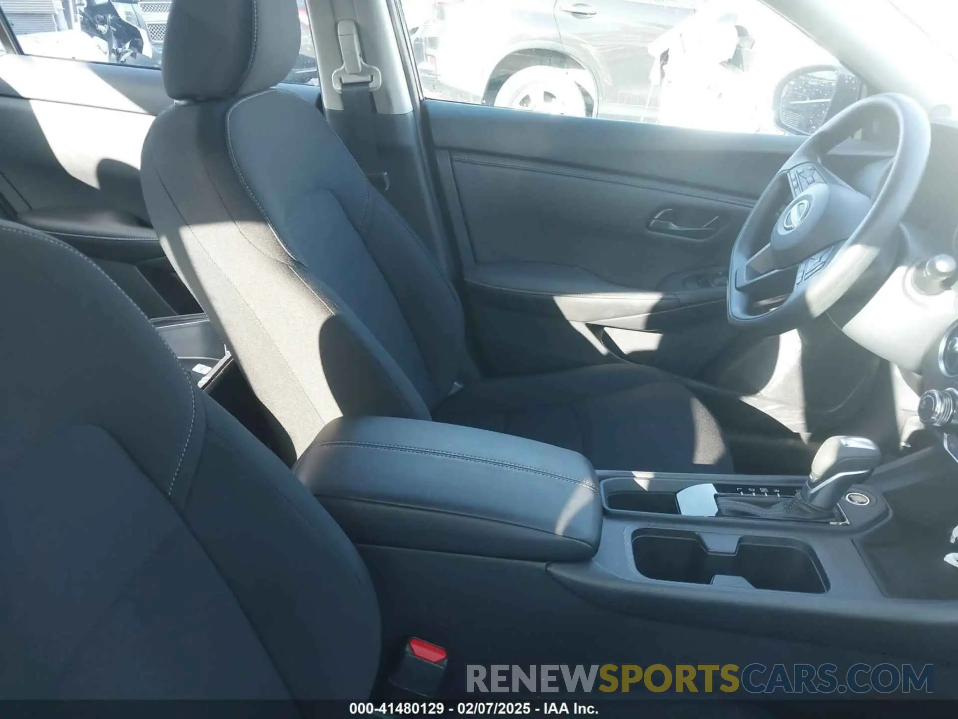 5 fotografías del automóvil dañado 3N1AB8BV6RY319530 NISSAN SENTRA 2024