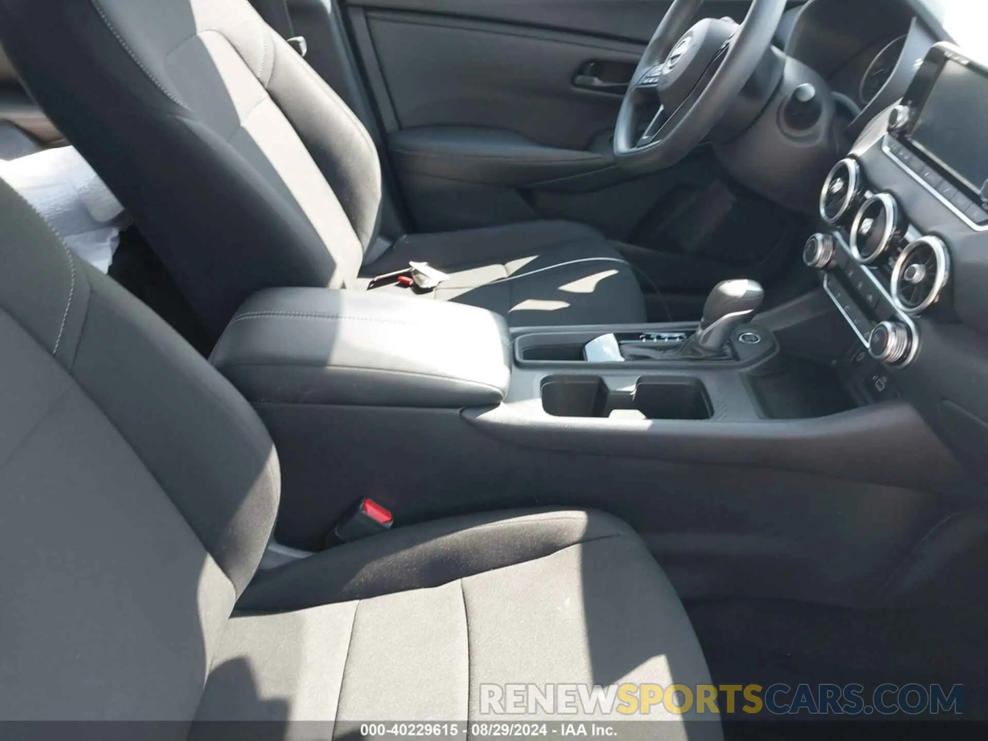 5 fotografías del automóvil dañado 3N1AB8BV7RY286196 NISSAN SENTRA 2024