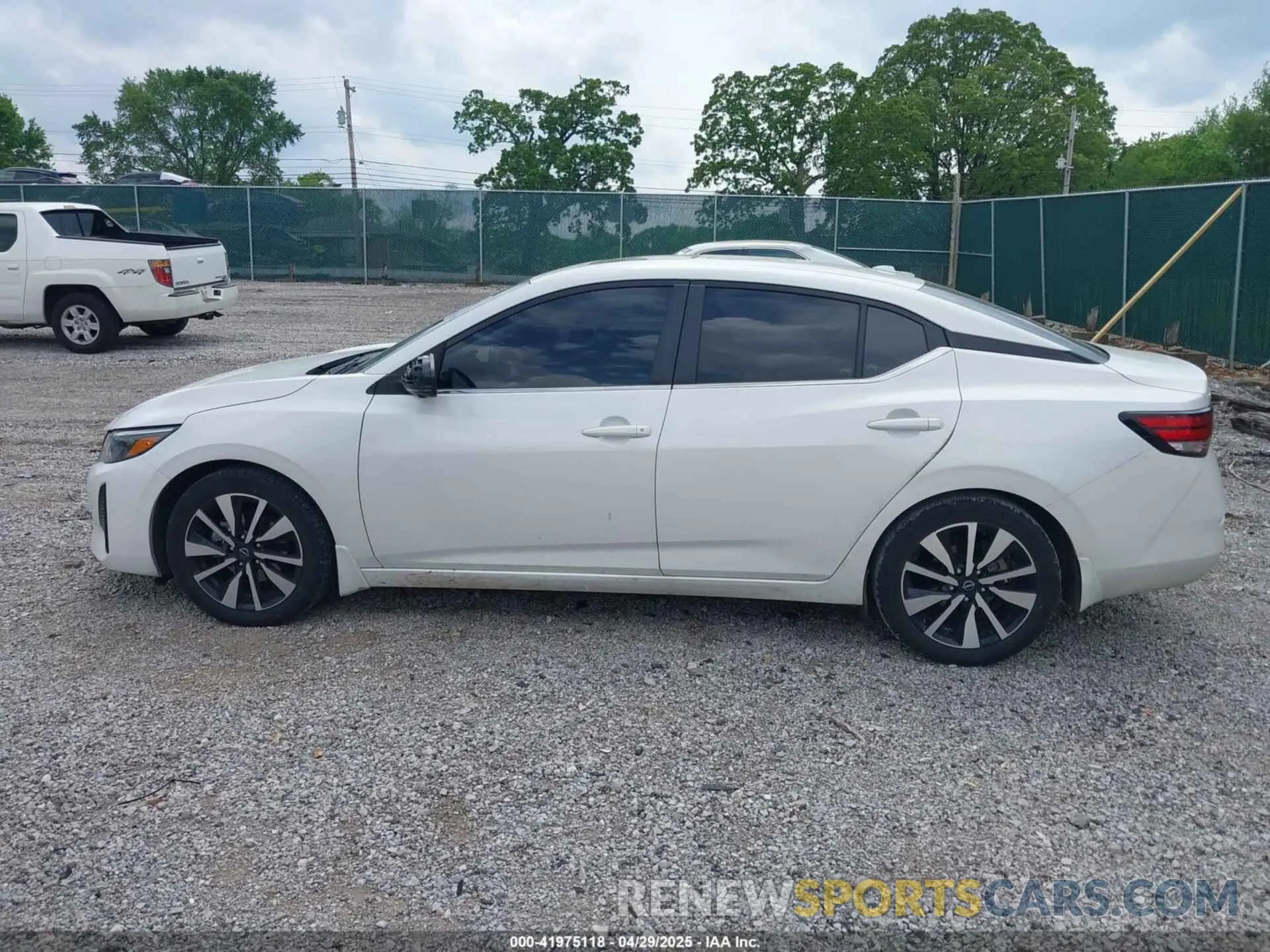 14 fotografías del automóvil dañado 3N1AB8CV1RY218684 NISSAN SENTRA 2024